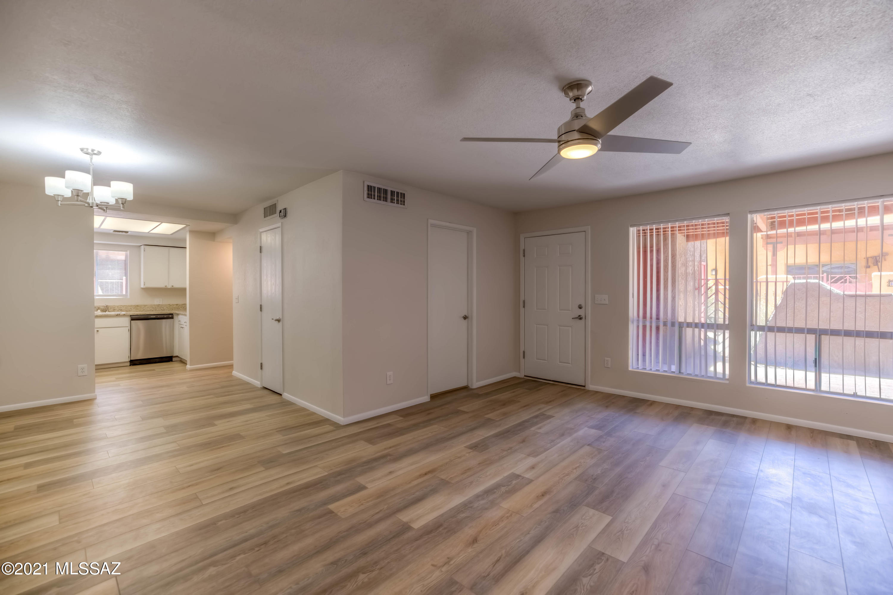 Reflections in the Catalina Condominium - Residential Lease