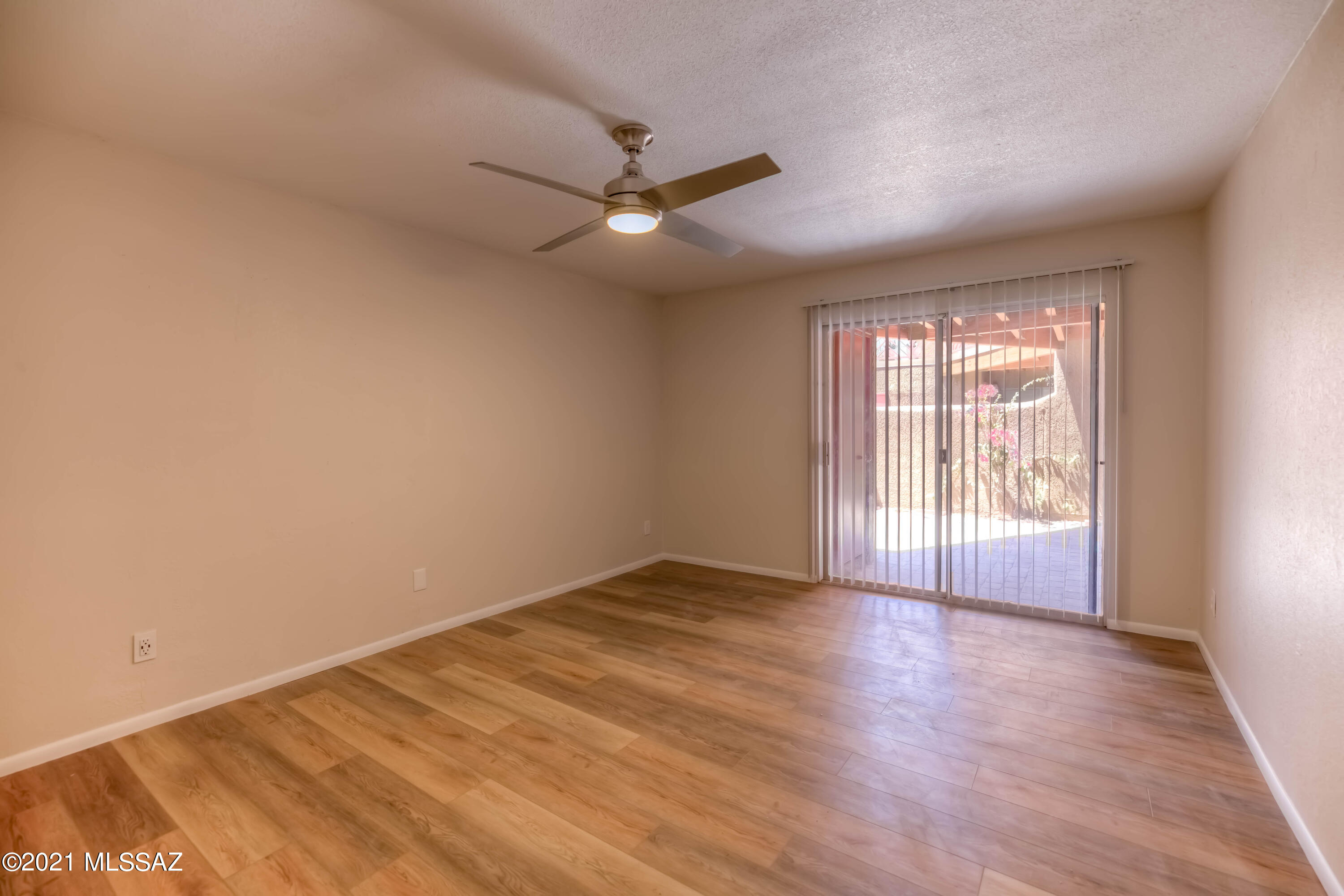 Reflections in the Catalina Condominium - Residential Lease