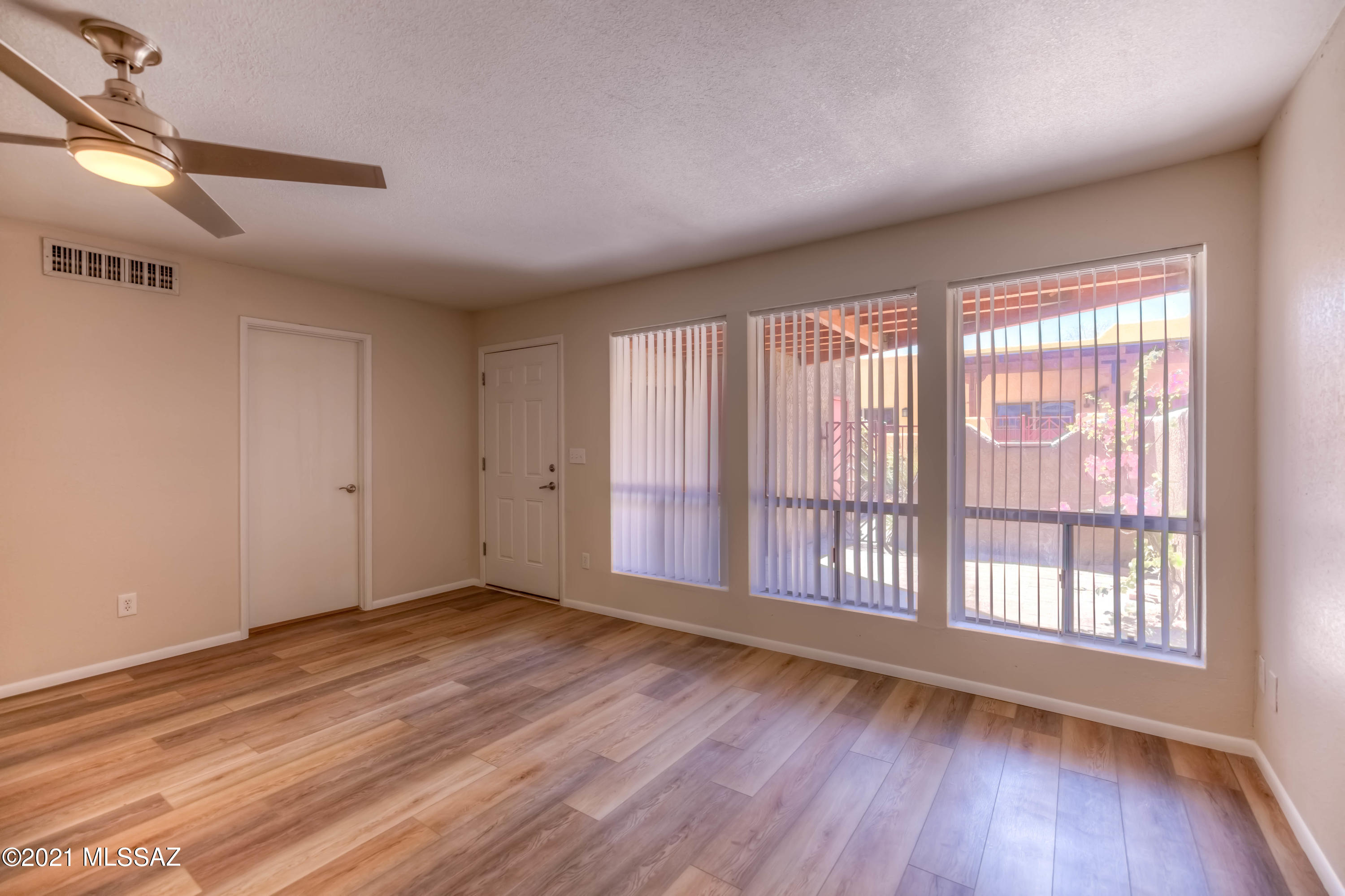Reflections in the Catalina Condominium - Residential Lease