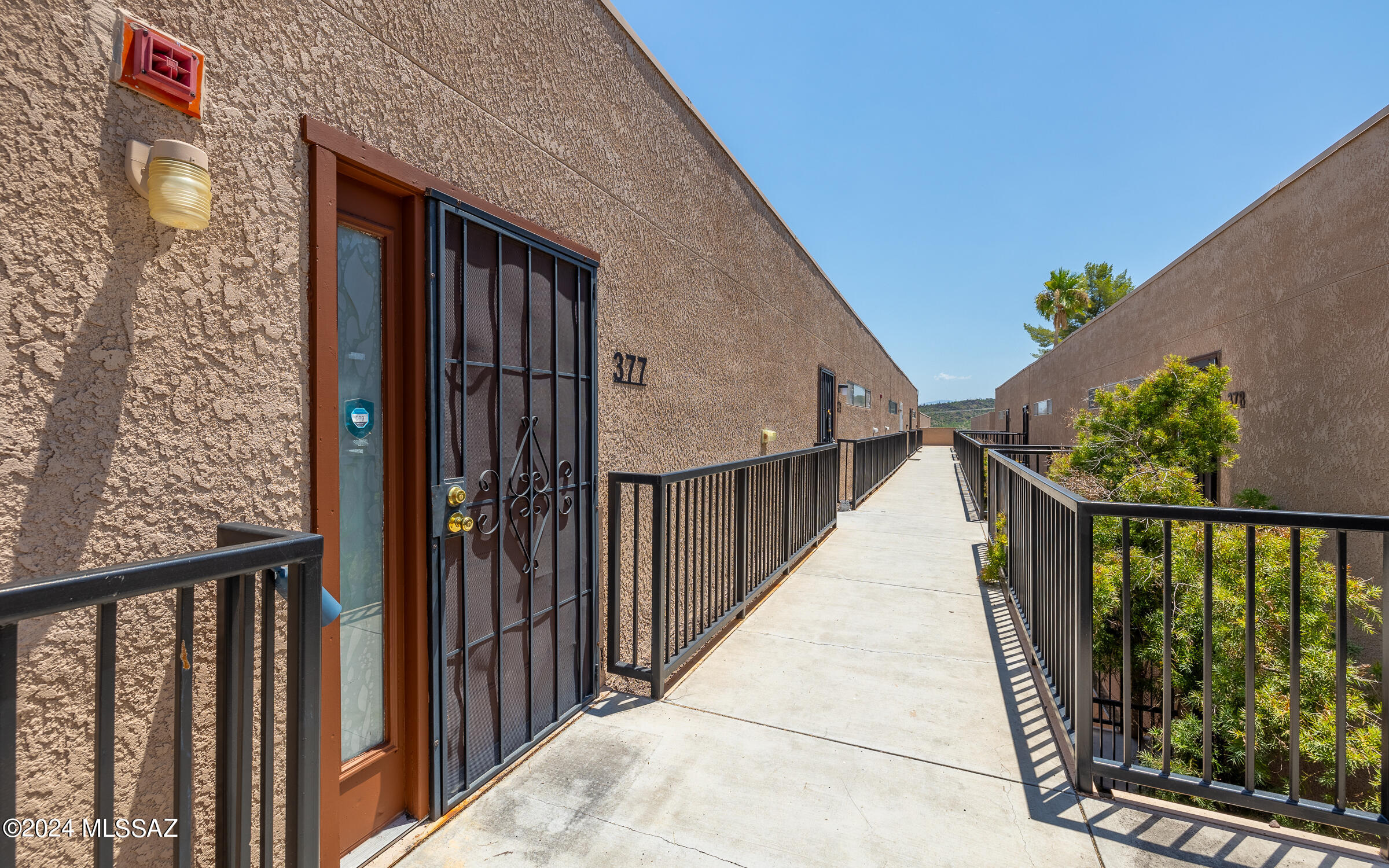 La Vida - Residential