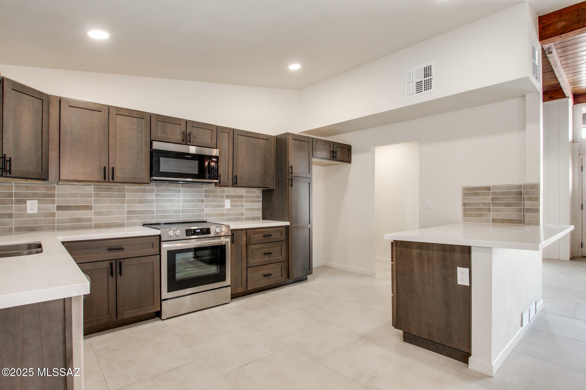 6632 E Calle De San Alberto