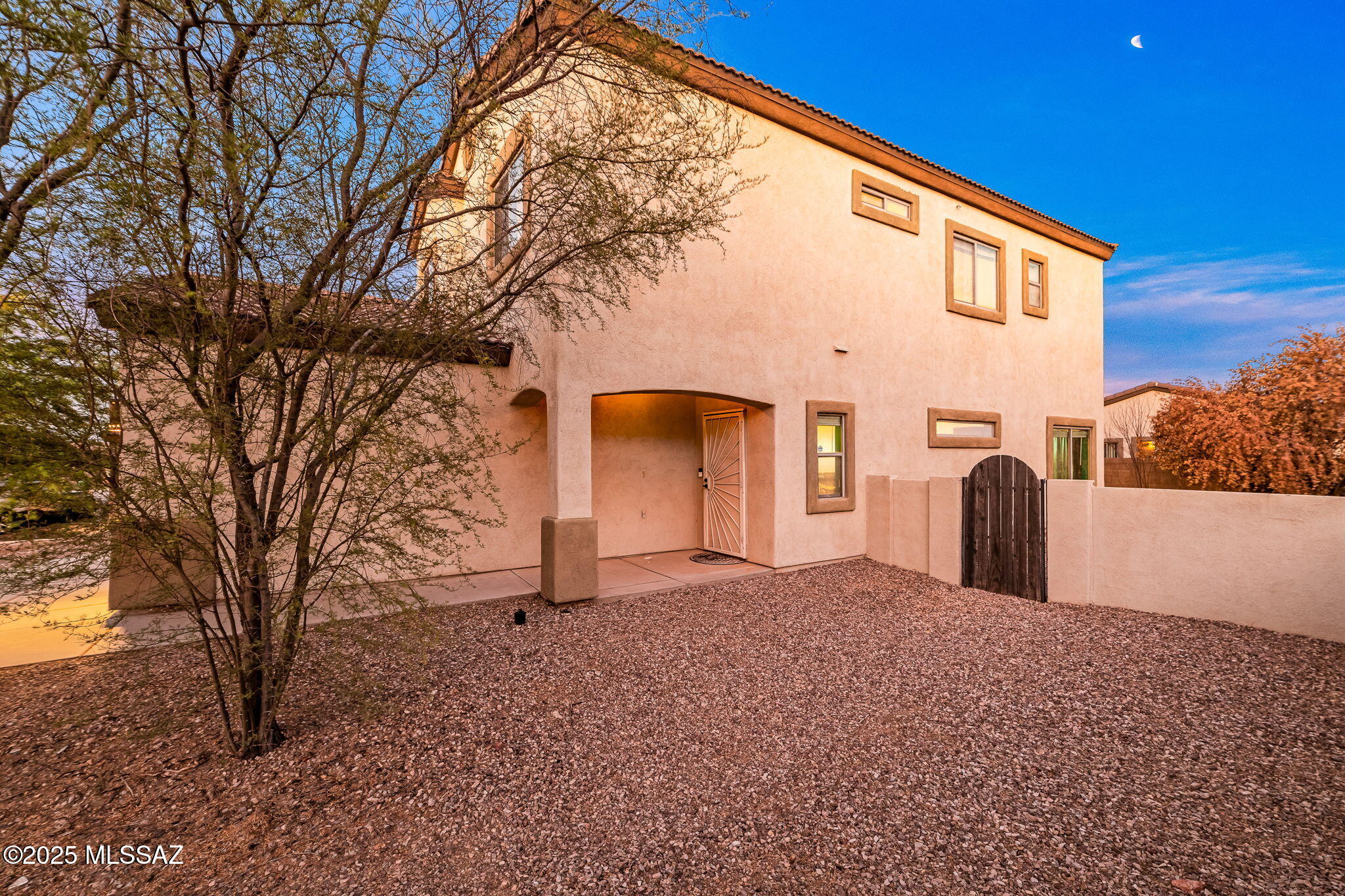 442 E Placita Cordel
