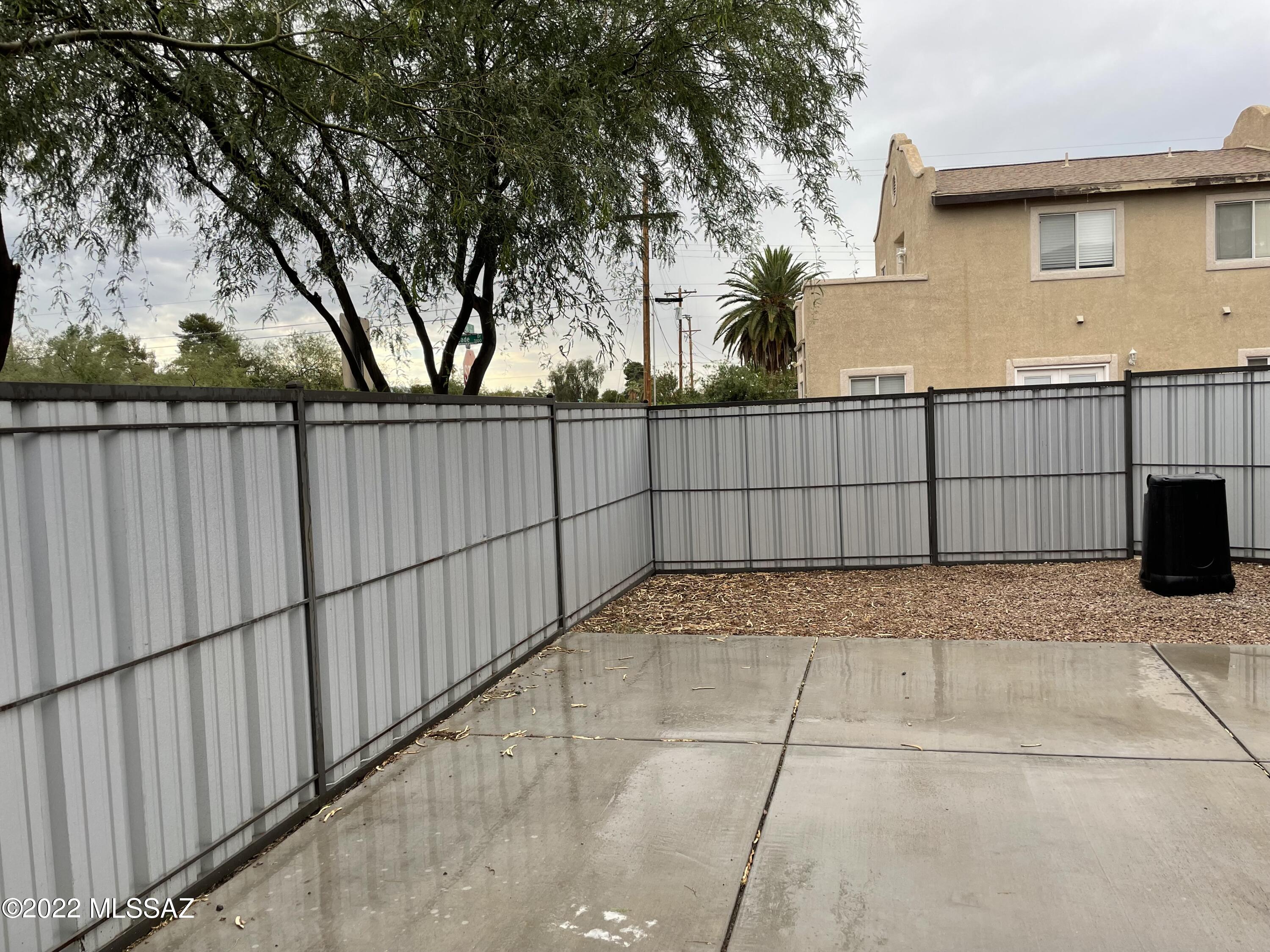 Park Modern SQ20153240738 - Residential Lease