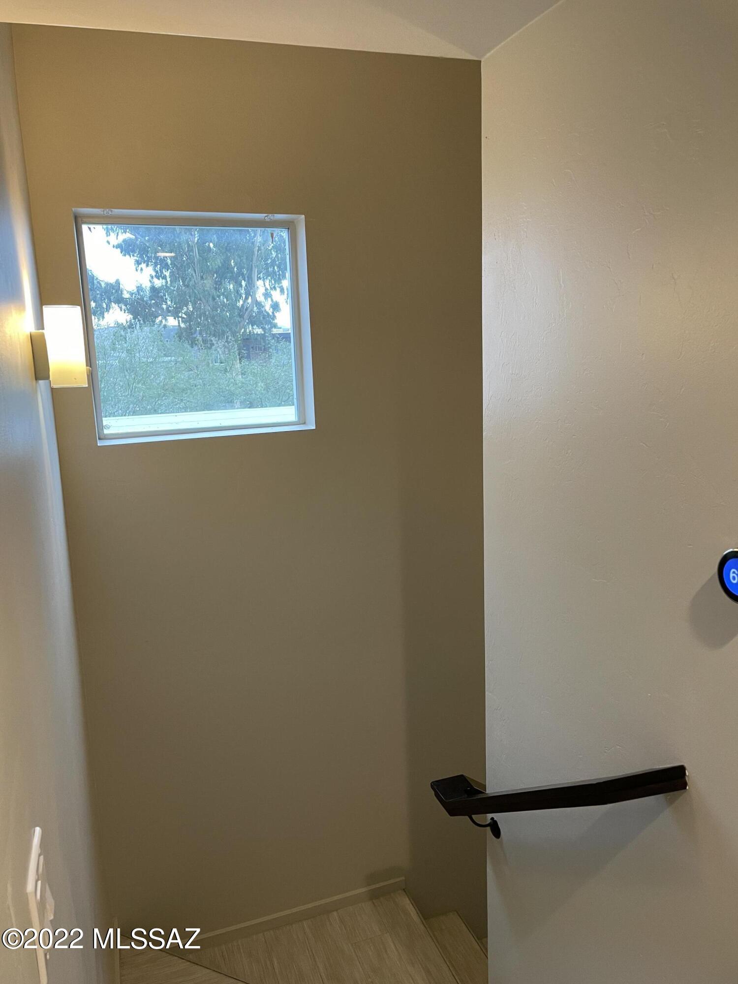 Park Modern SQ20153240738 - Residential Lease