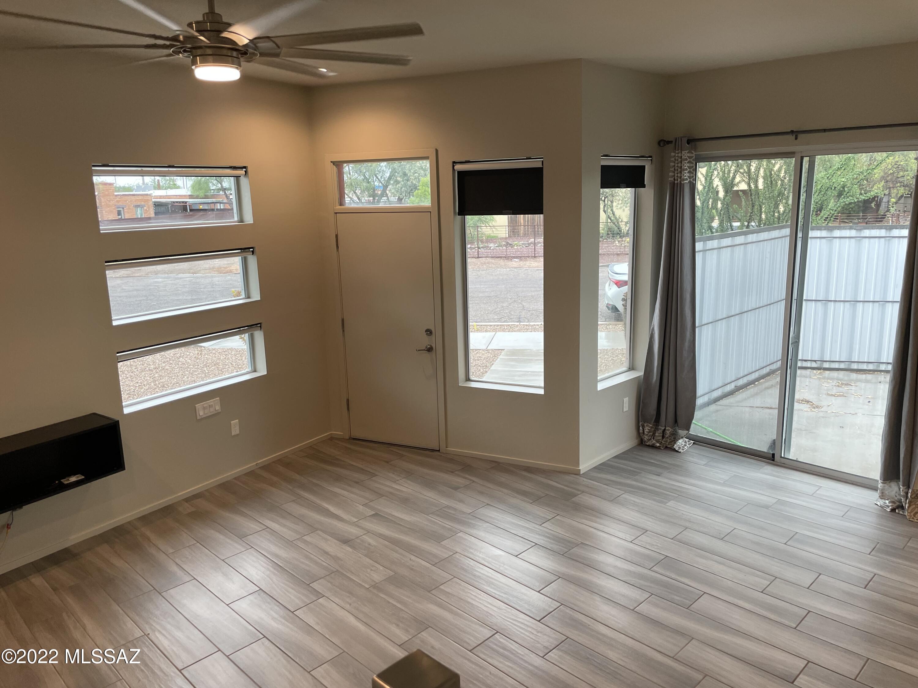 Park Modern SQ20153240738 - Residential Lease