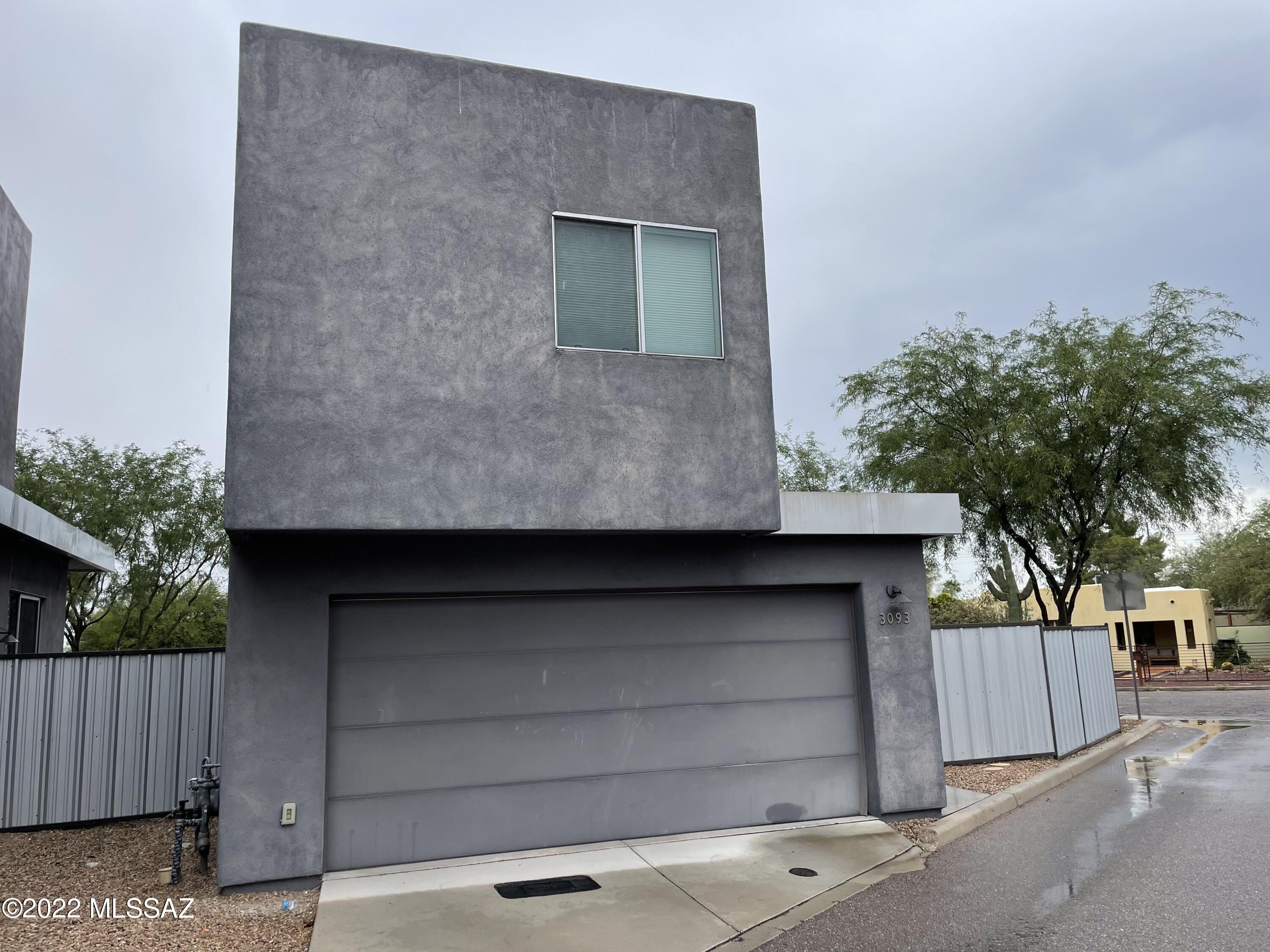Park Modern SQ20153240738 - Residential Lease