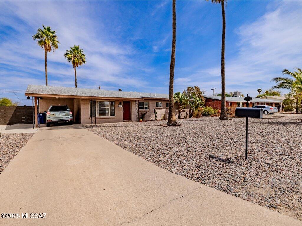 1609 S Avenida Del Sol