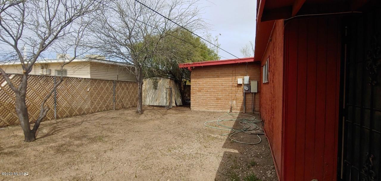 Miracle Mile Manor - Residential
