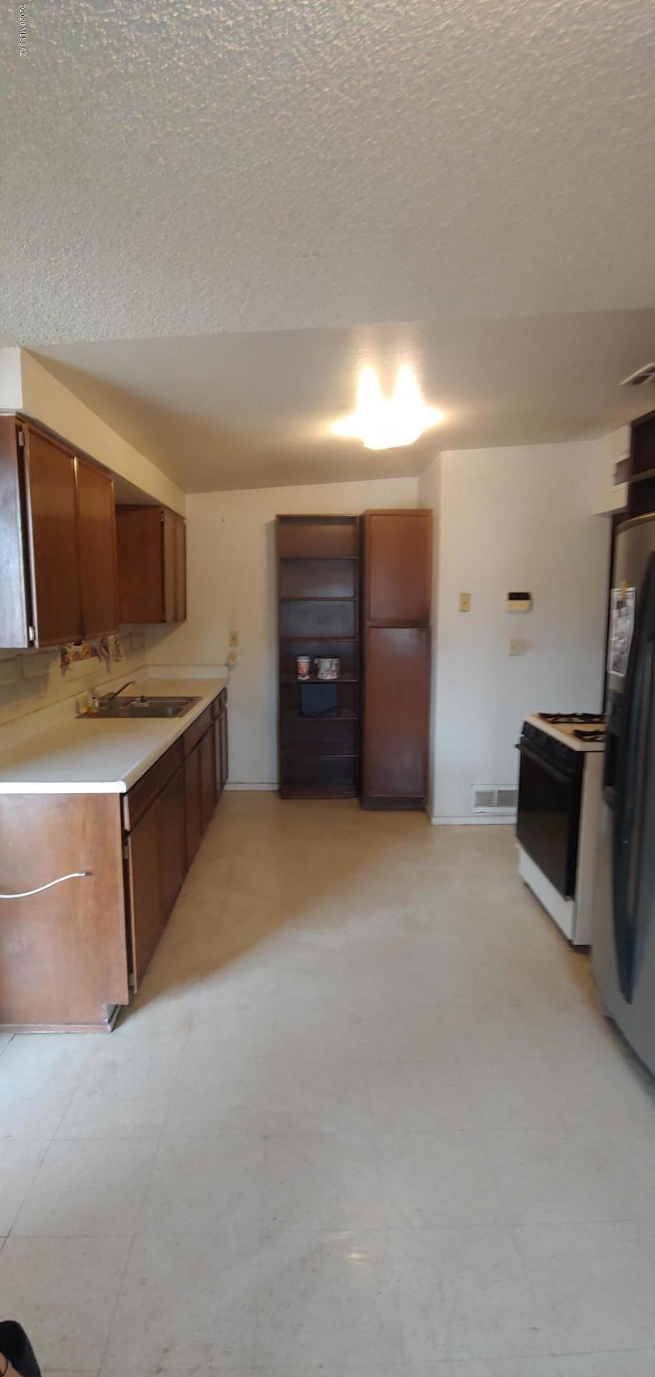 Miracle Mile Manor - Residential