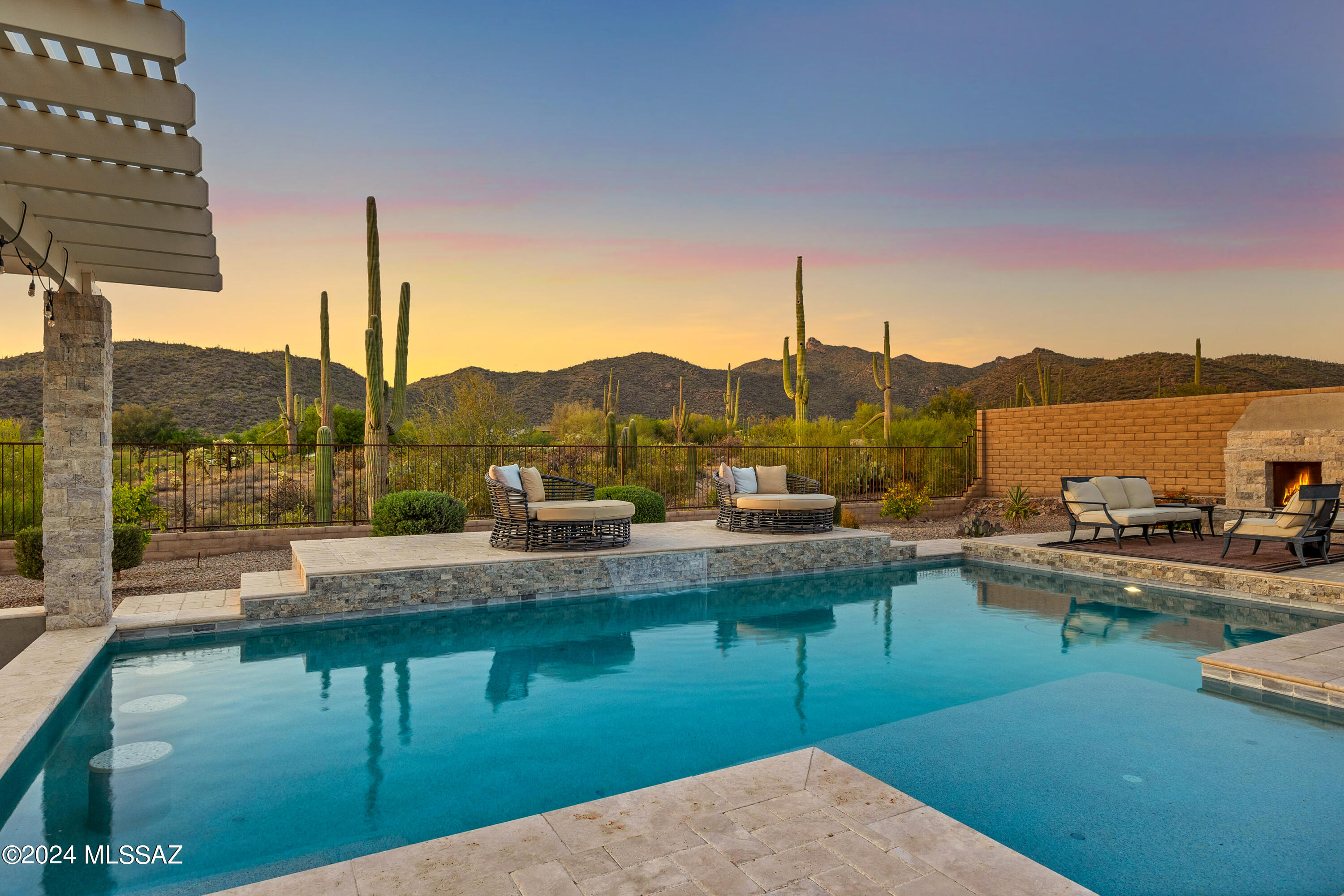 Boulder Bridge Pass II At Dove Mountain SQ20143250154 - Residential