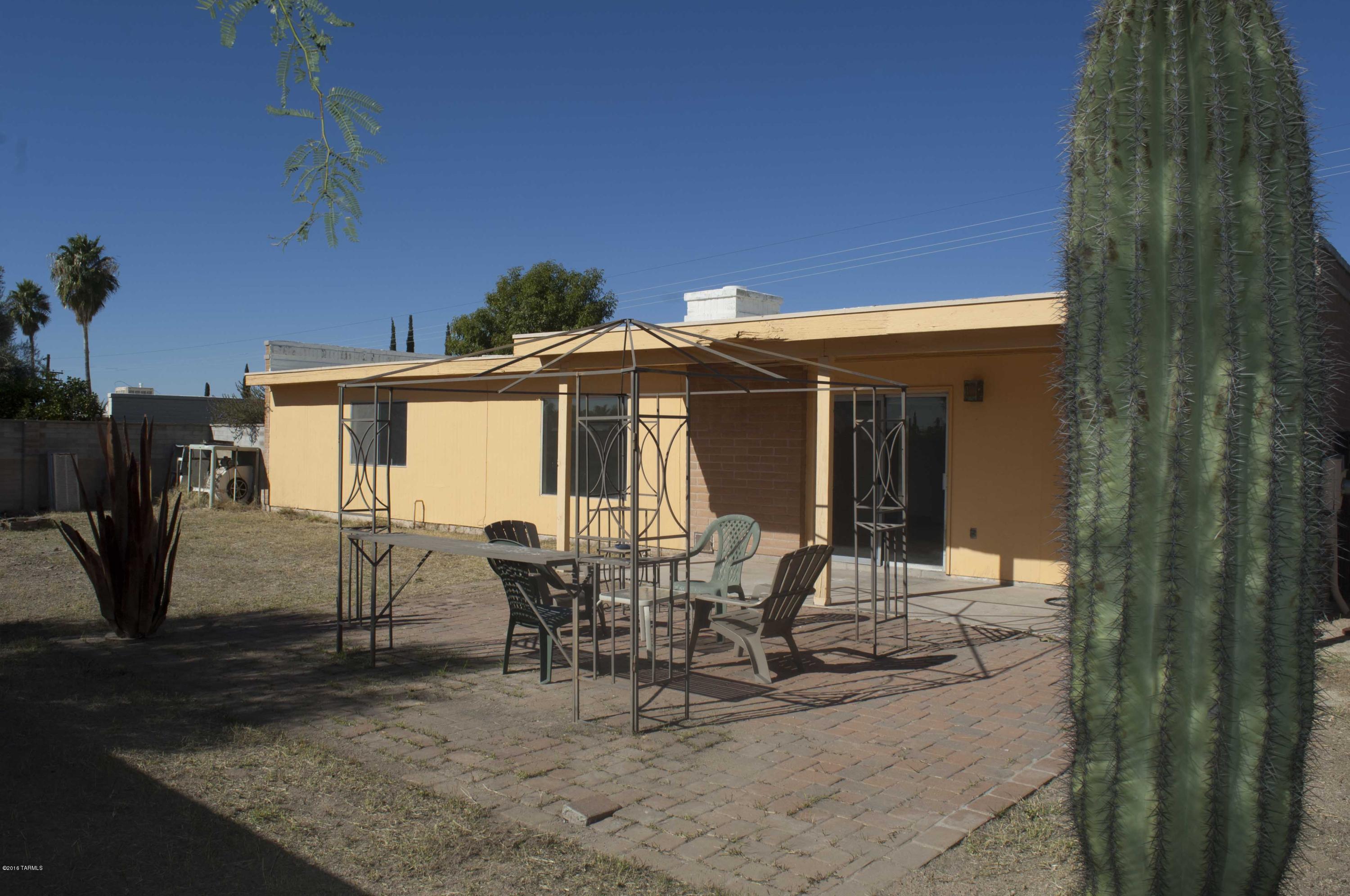 Broadway East (1-112) - Residential