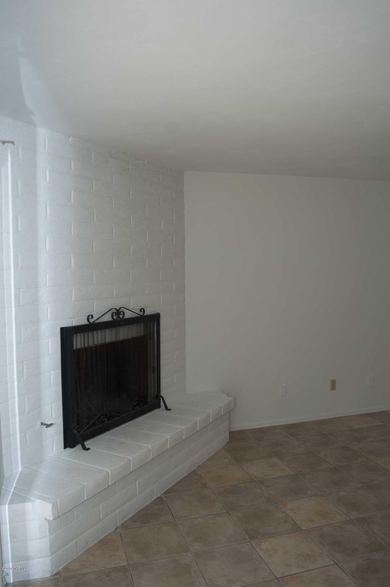 Broadway East (1-112) - Residential