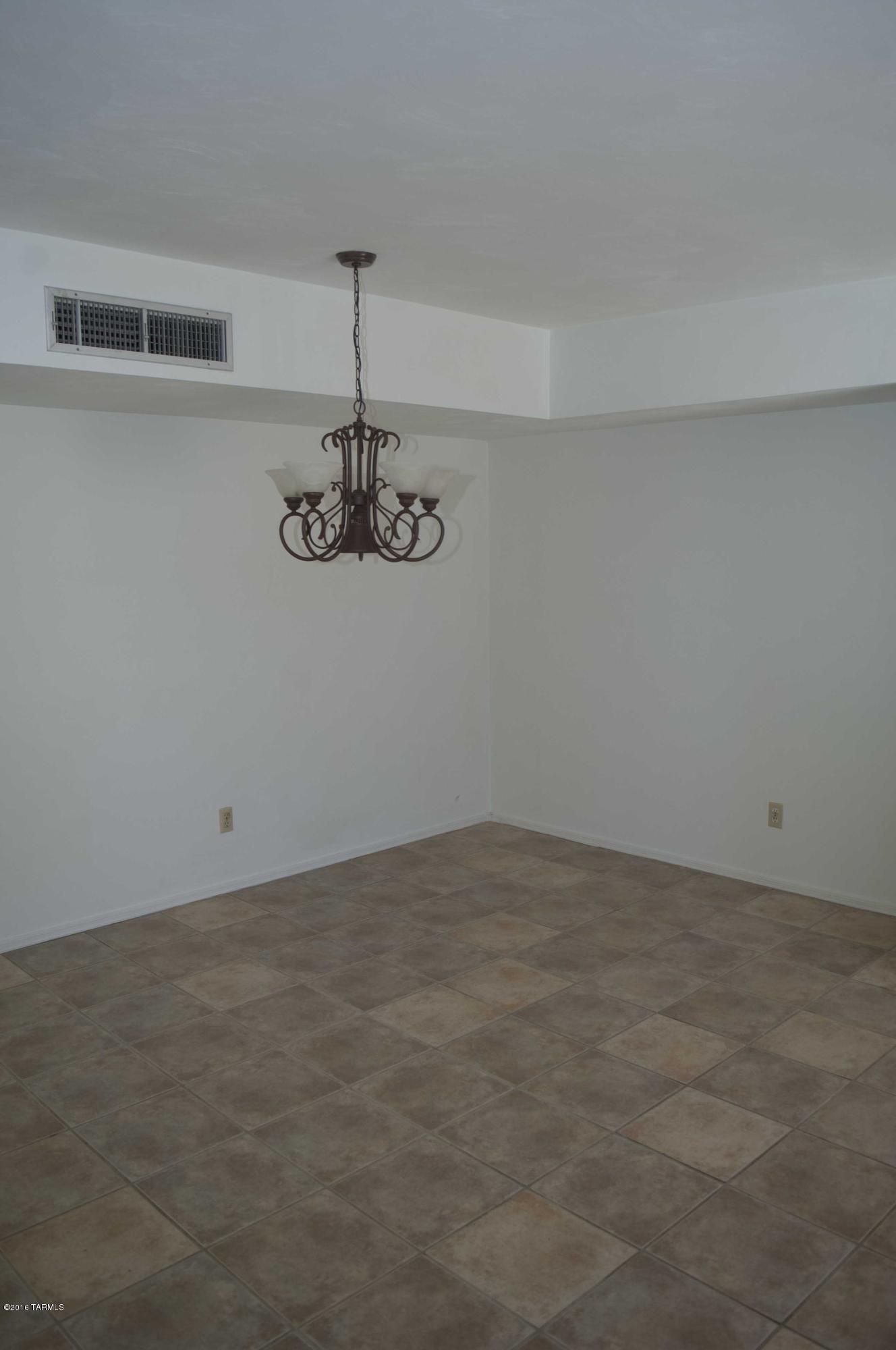 Broadway East (1-112) - Residential