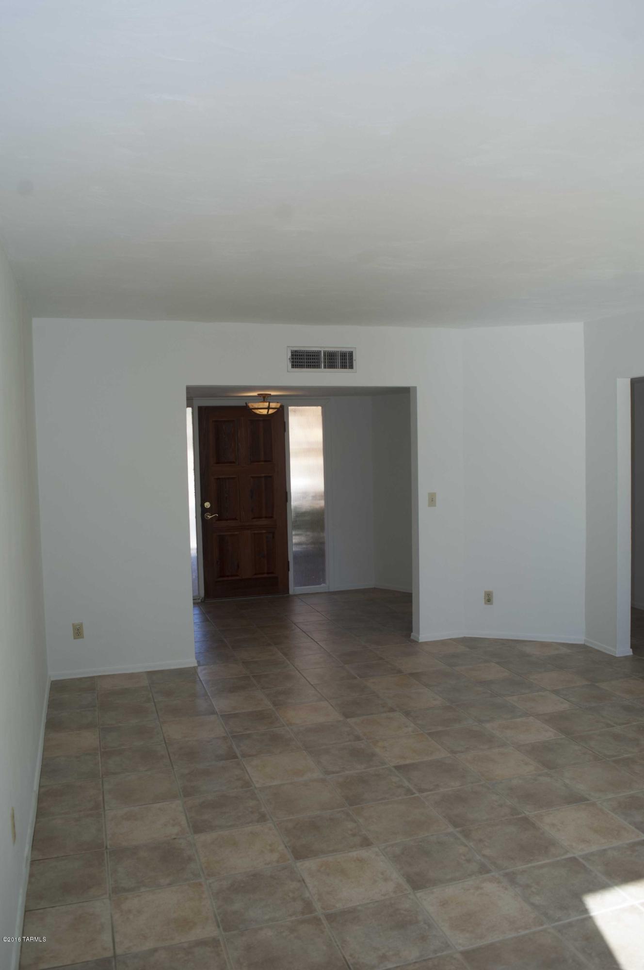Broadway East (1-112) - Residential