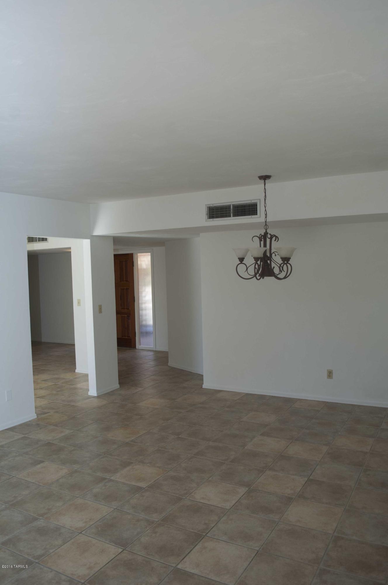 Broadway East (1-112) - Residential