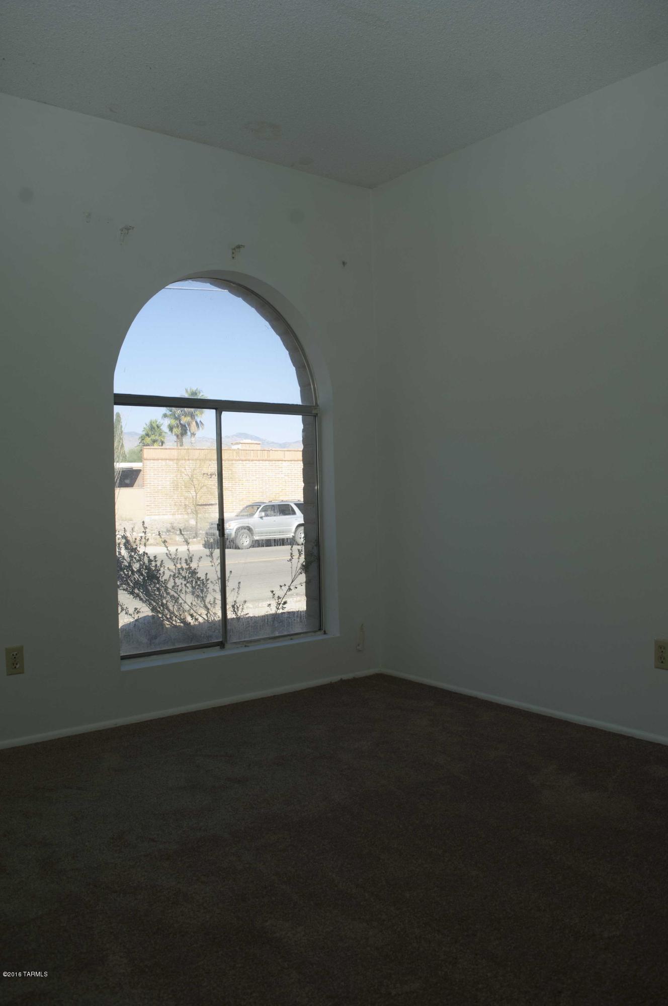 Broadway East (1-112) - Residential