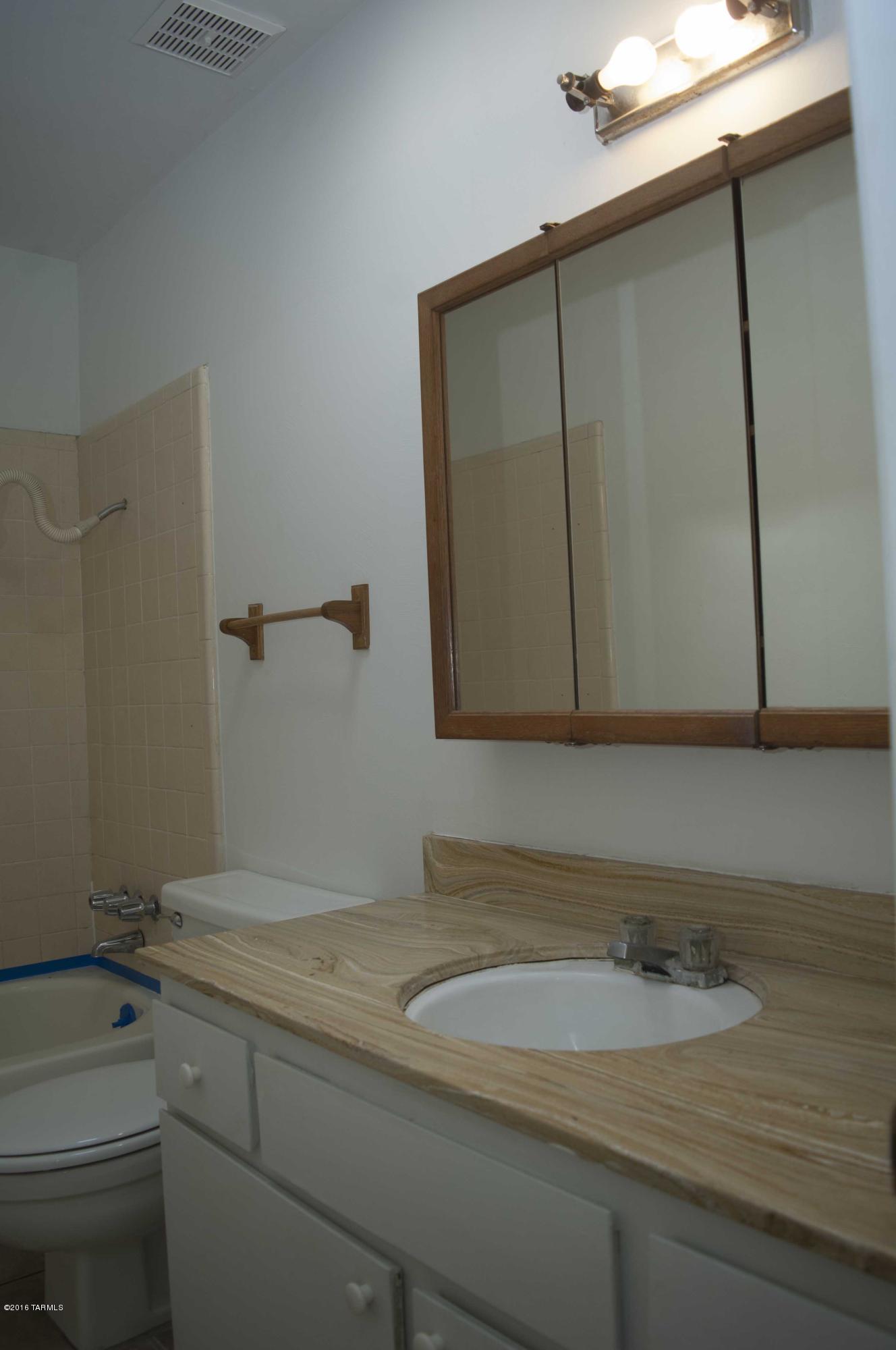 Broadway East (1-112) - Residential