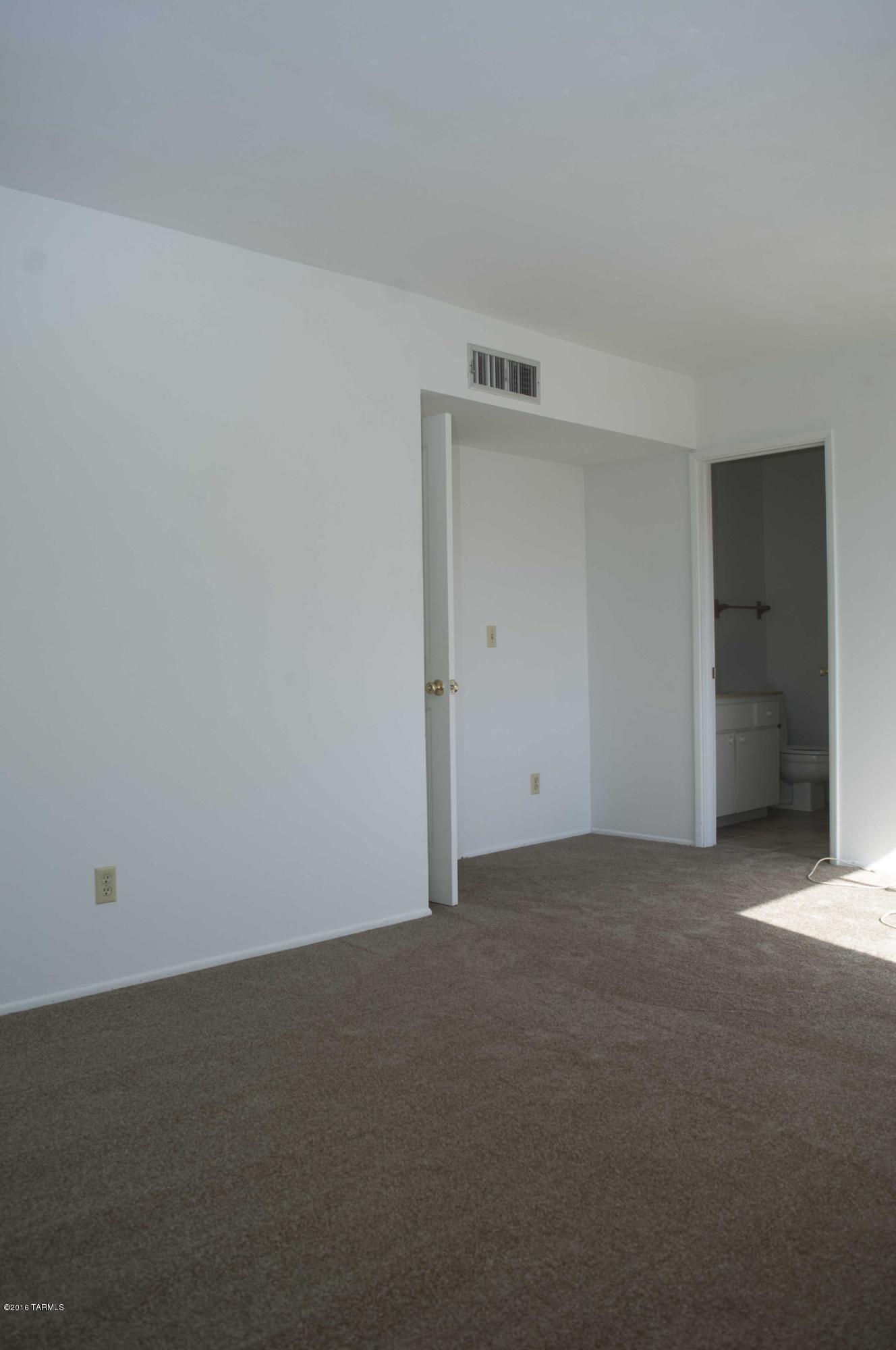 Broadway East (1-112) - Residential