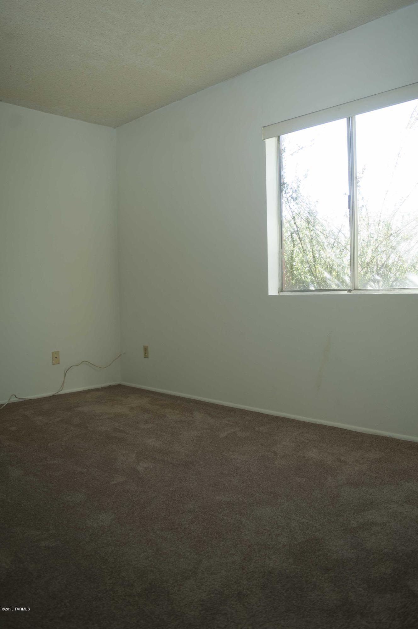 Broadway East (1-112) - Residential