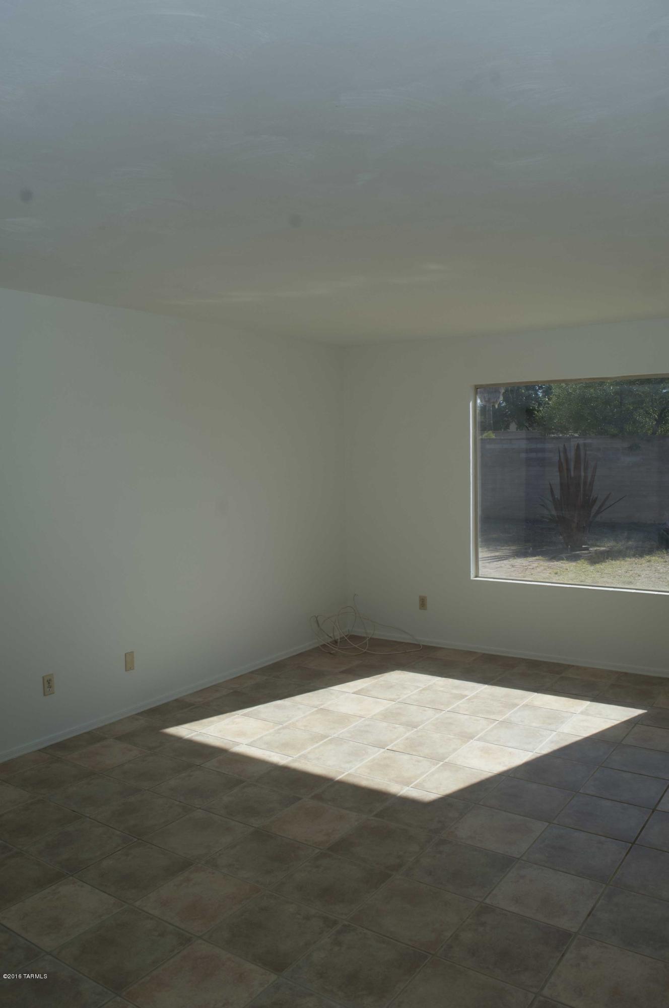 Broadway East (1-112) - Residential