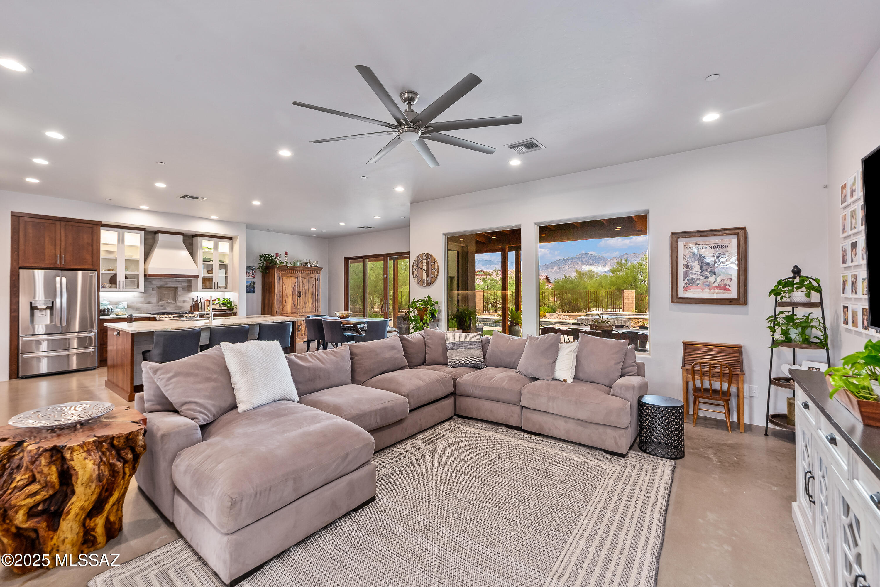 1672 W Limewood Drive