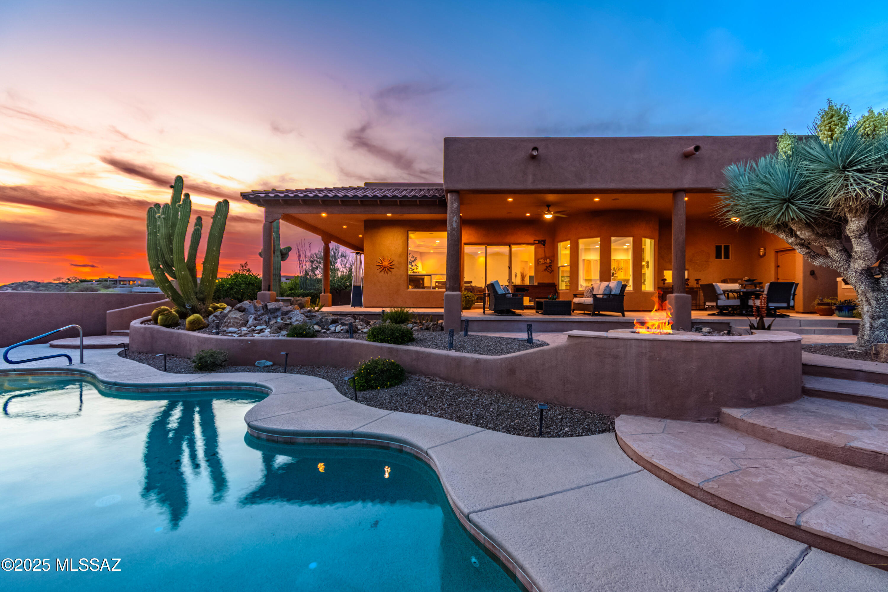 12033 N Red Mountain Drive