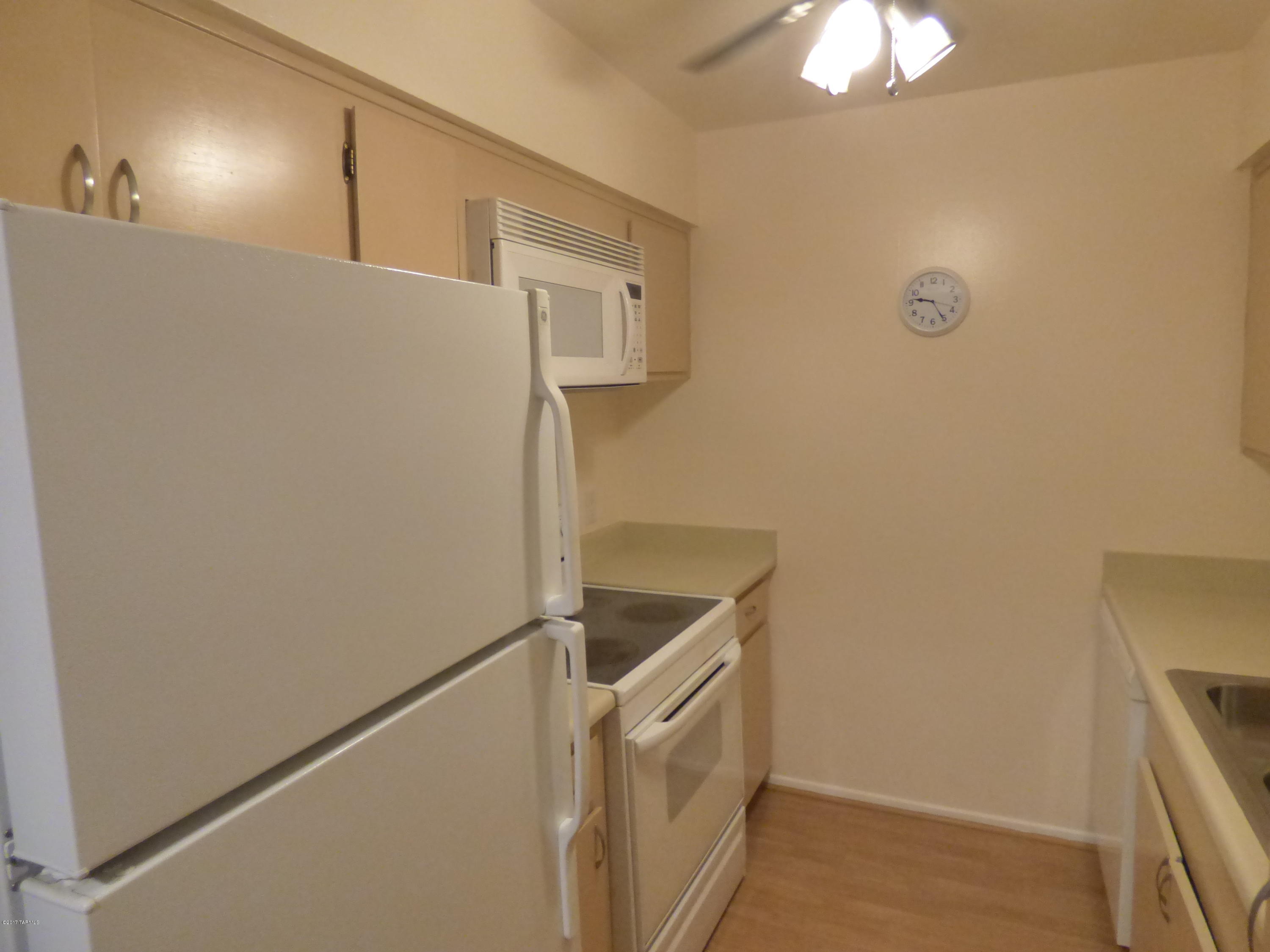 1600 N WILMOT Road 129
