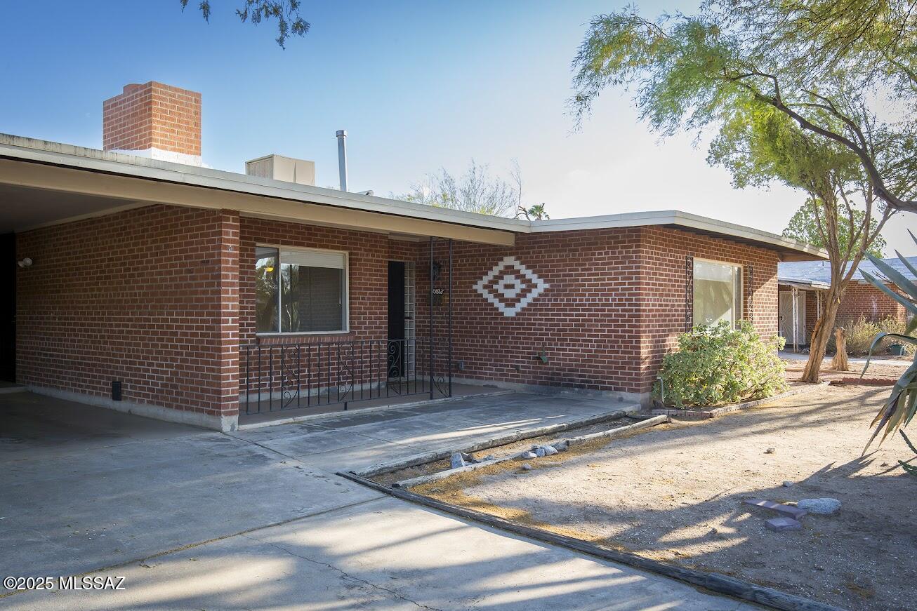 2102 E Florence Drive