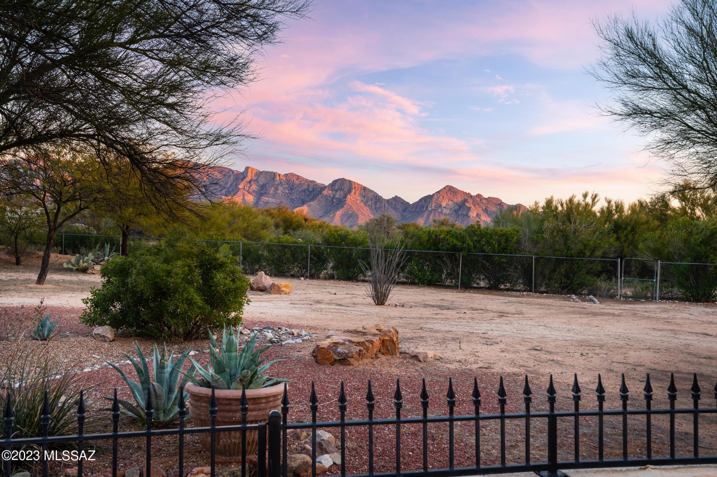La Cholla Airpark - Residential