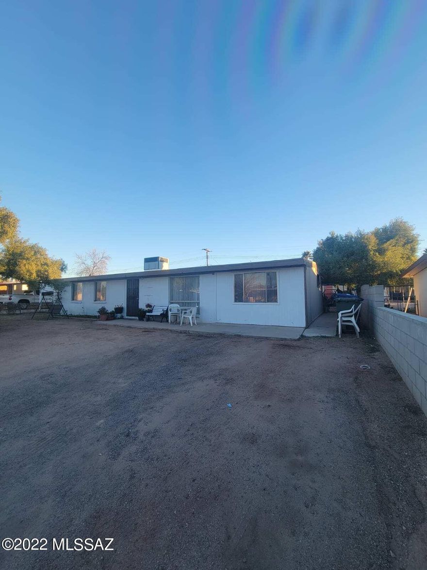 This Home features in the main house 4 bedroom and one and half bathrooms, (since carport was converted to a bedroom) It also includes a Master Suite on the back that needs to be finished, (all current work was performed with city permits). Home is located on a quiet neighborhood.  This home also contains an open area that includes the kitchen, dining and living room, the Kitchen has newer cabinets and granite counters, beautiful tile on all the right places, Inside Laundry, spacious backyard and extra storage
Take advantage on this unfinished master room to increase the home value.  ''Seller's lost will be your gain''.  

Come and see it!!
