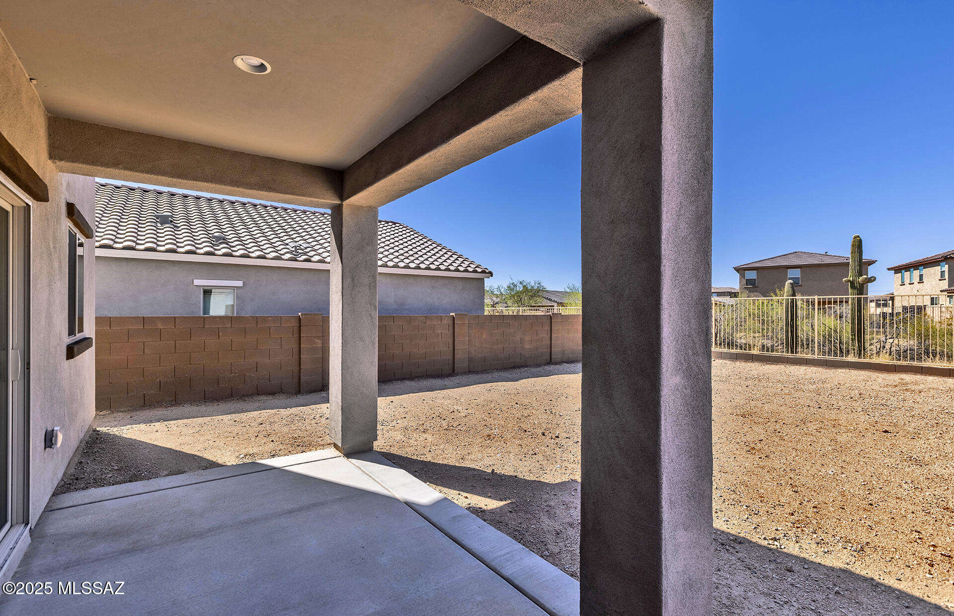 Entrada La Coraza - Residential