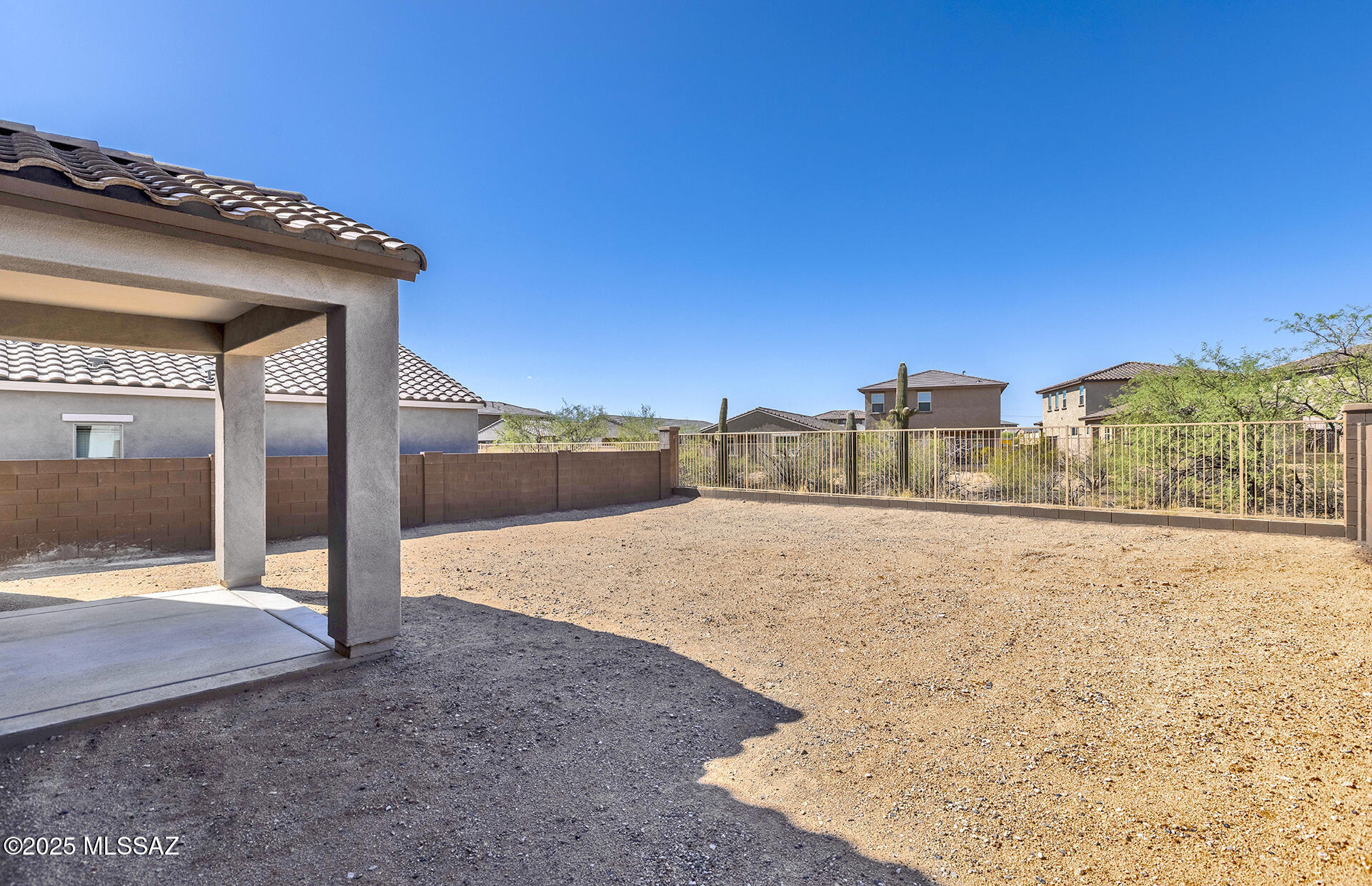 Entrada La Coraza - Residential