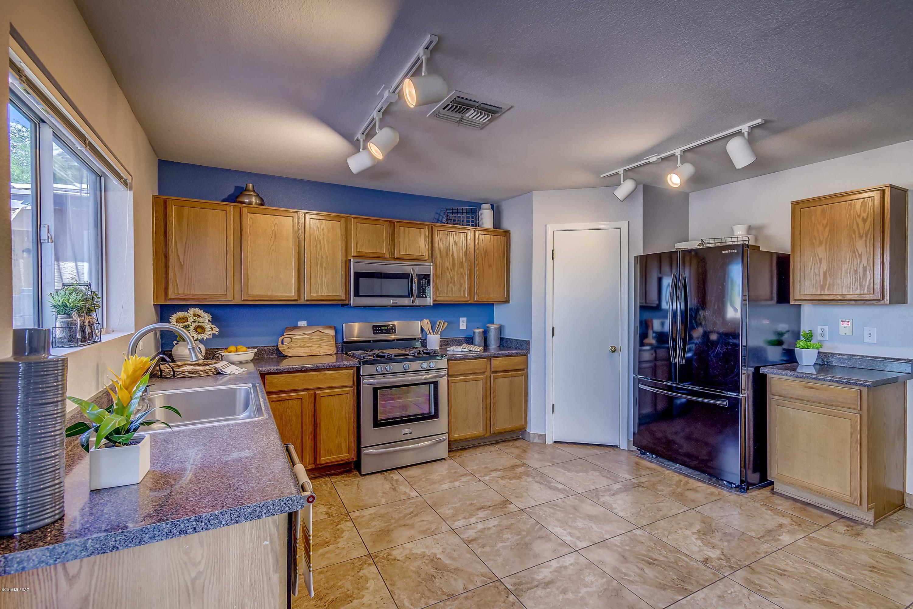 Rio Nuevo - Alameda (1-10) - Residential Lease