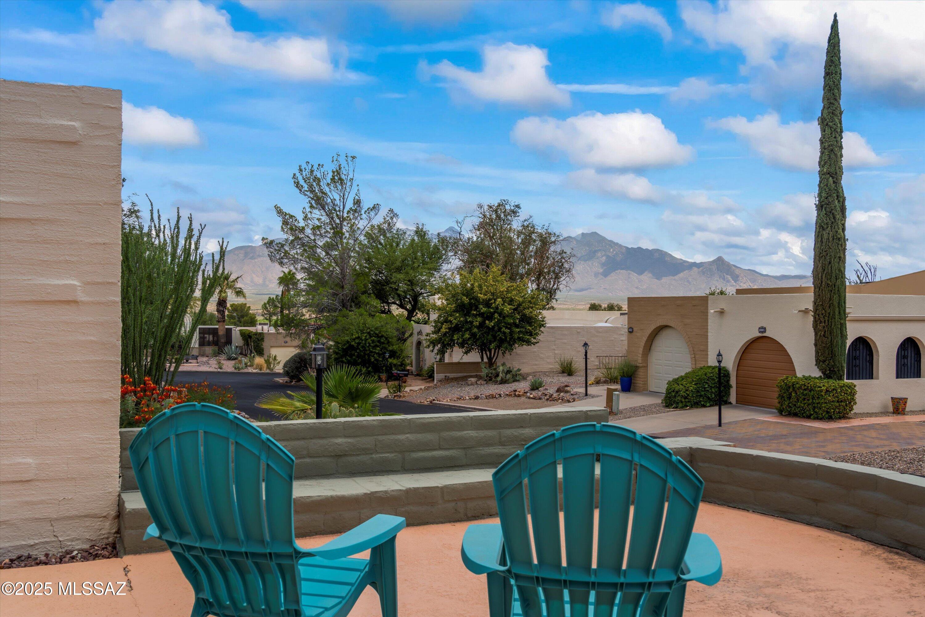 1040 W CAMINO VELASQUEZ