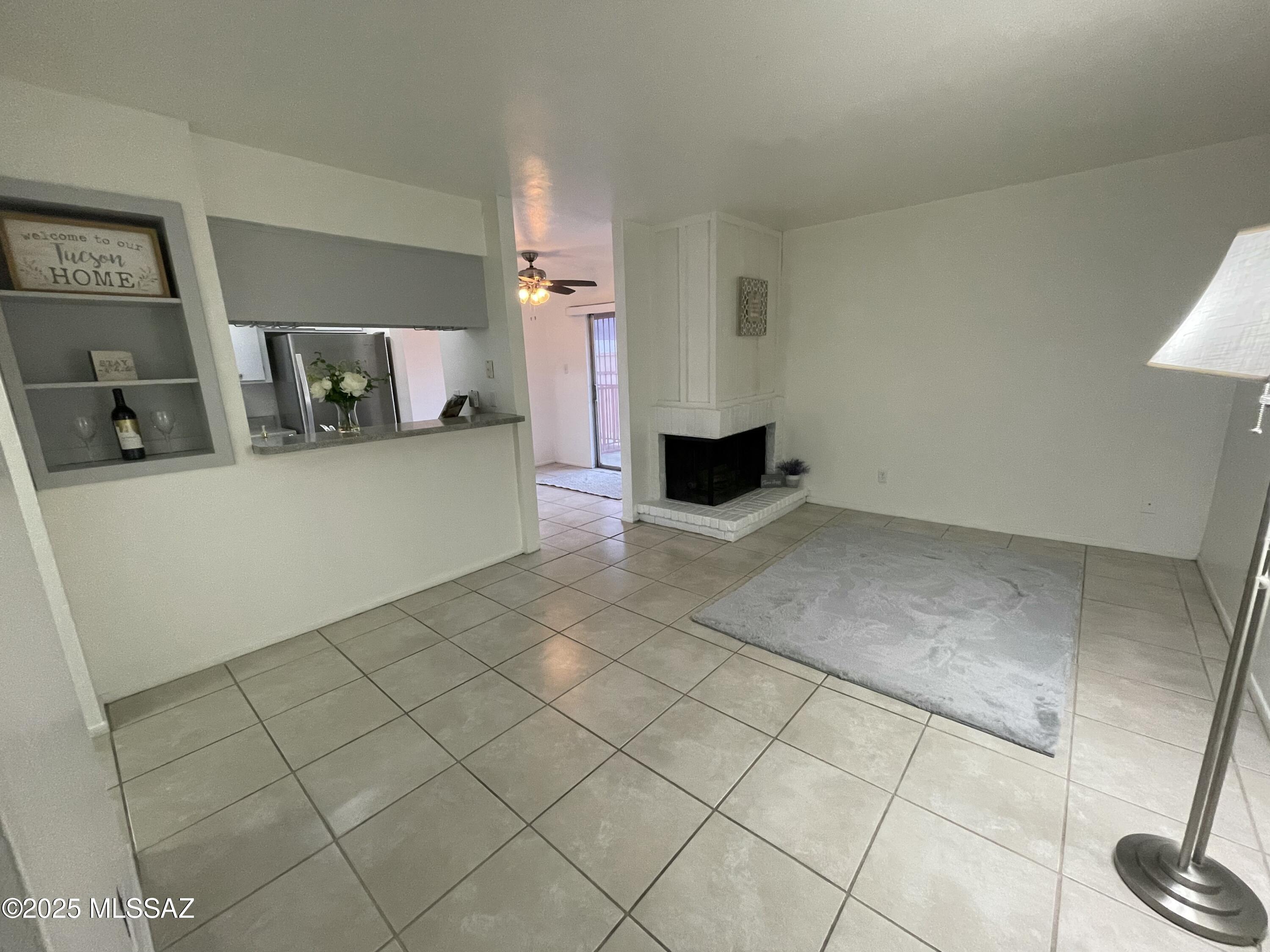 1600 N Wilmot Road 258