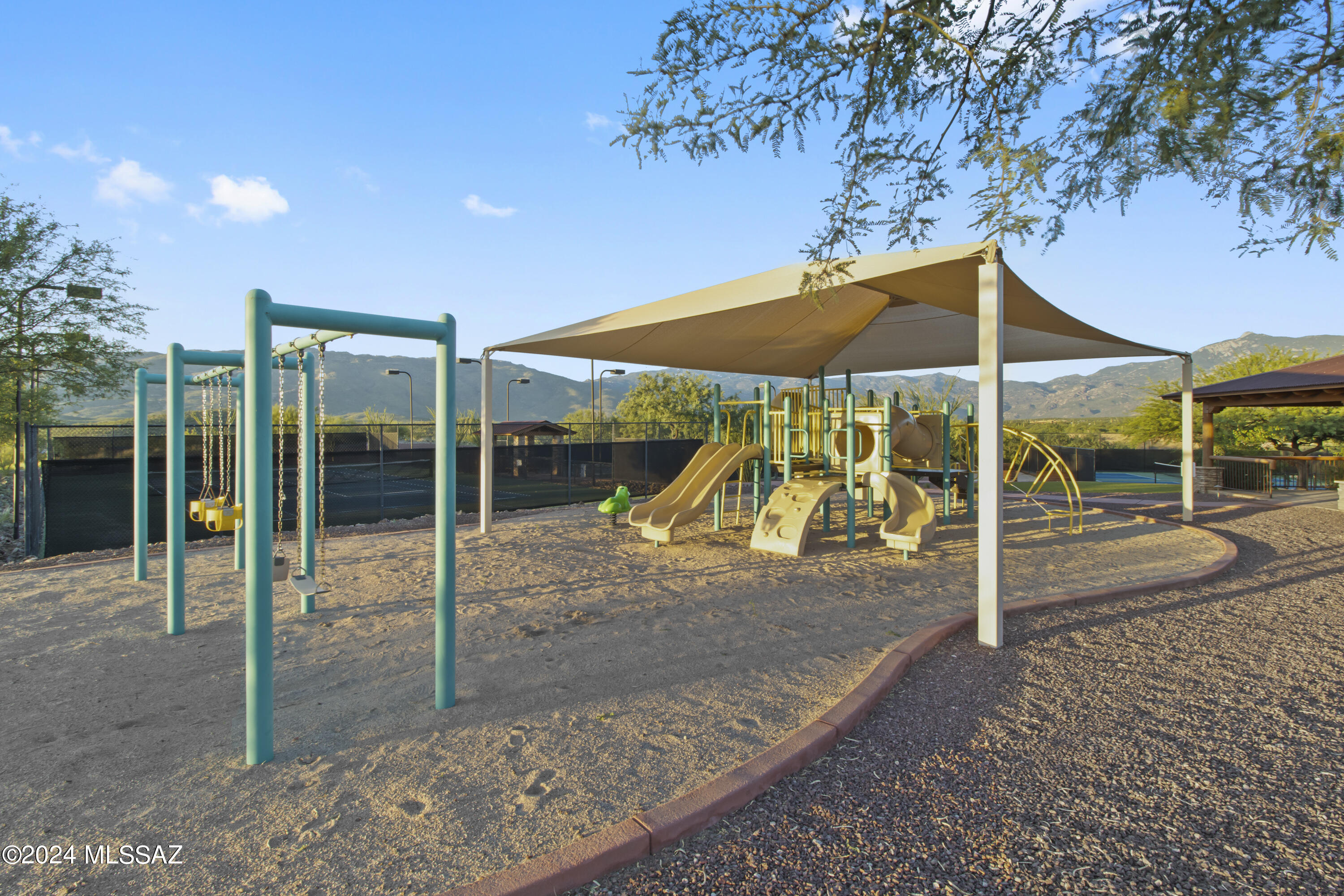 Coyote Creek (1-395) - Residential