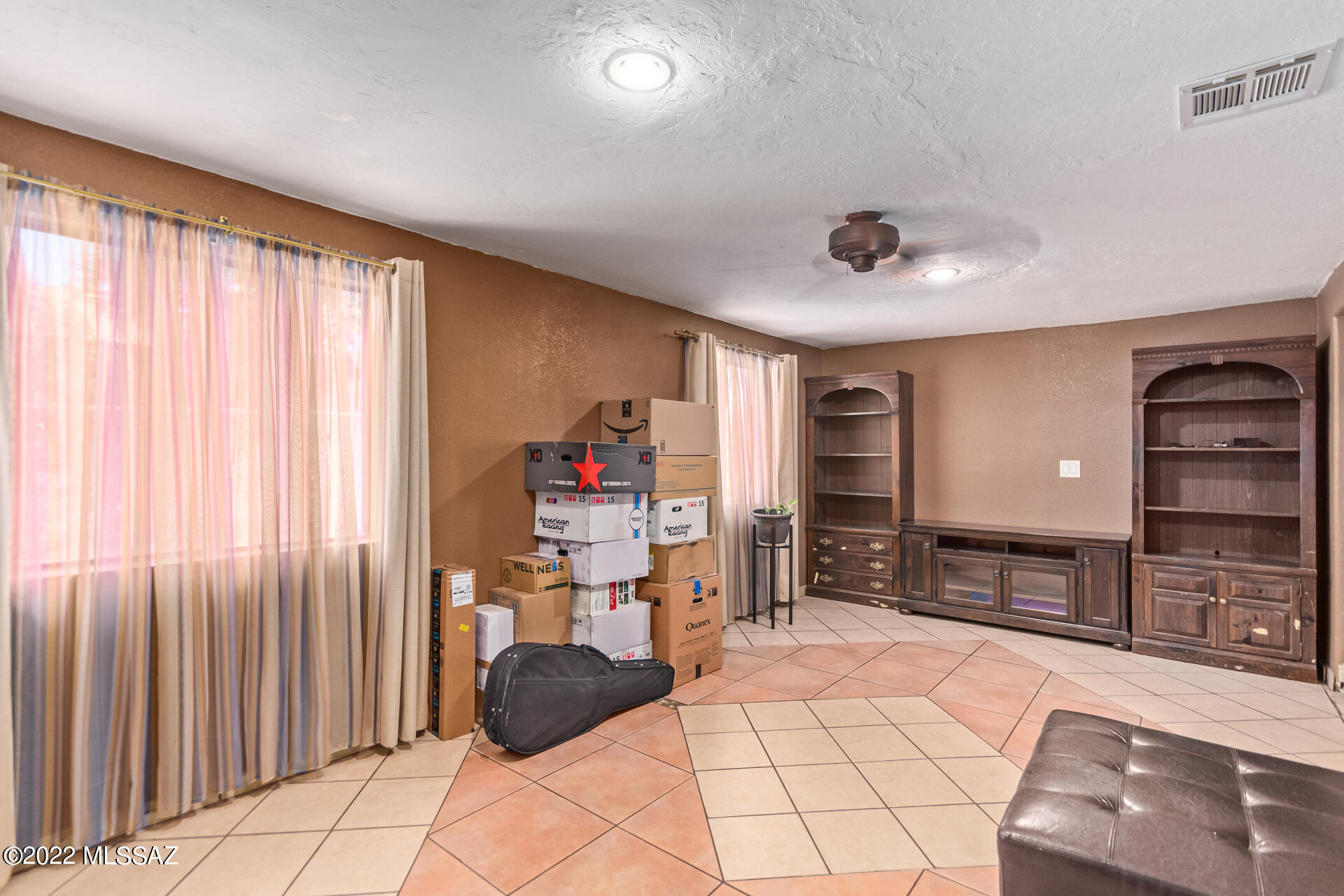 Mission Manor - Residential