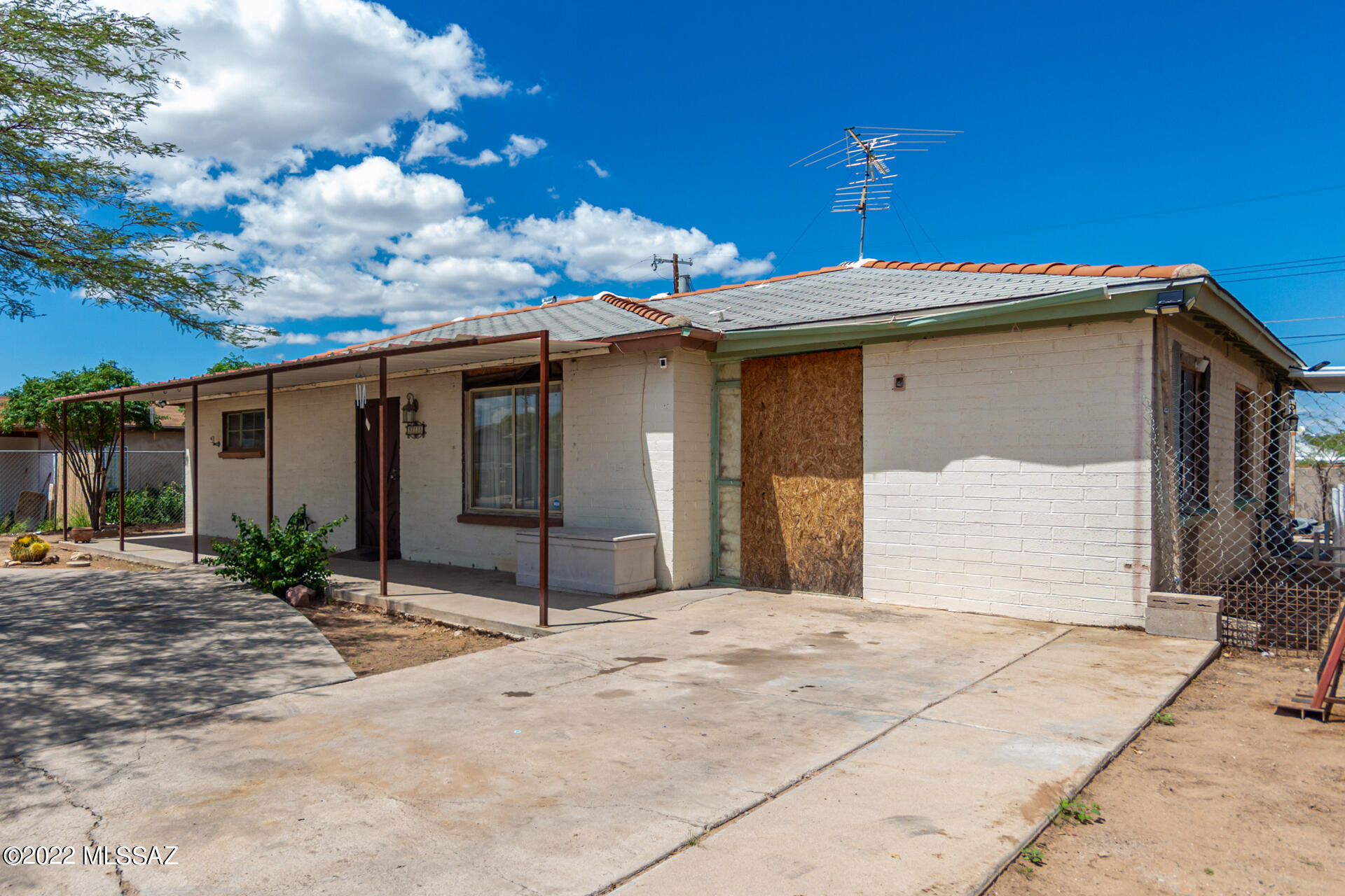 Mission Manor - Residential