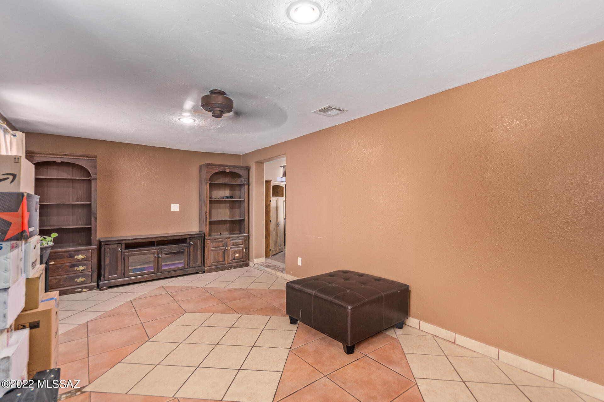 Mission Manor - Residential