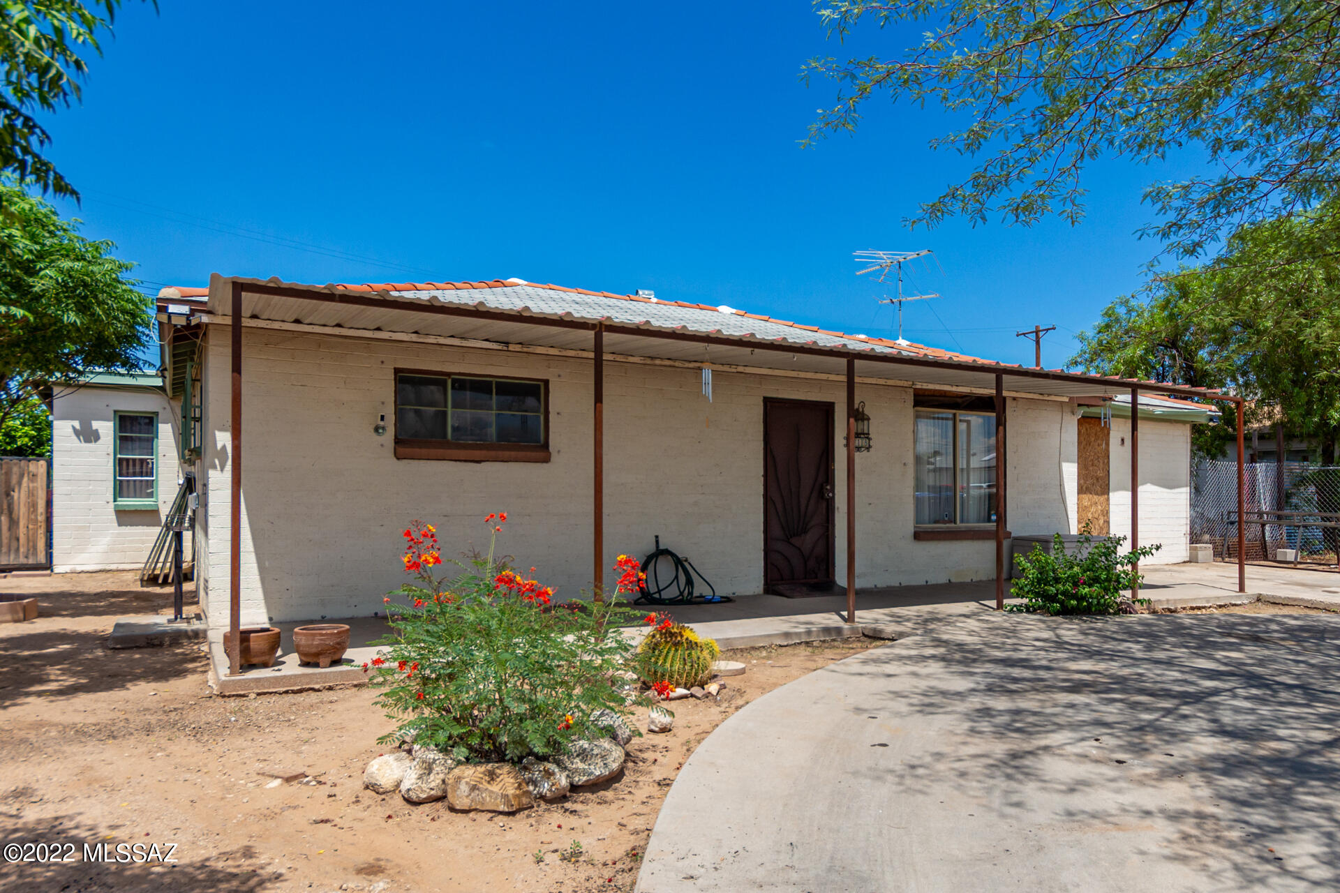 Mission Manor - Residential