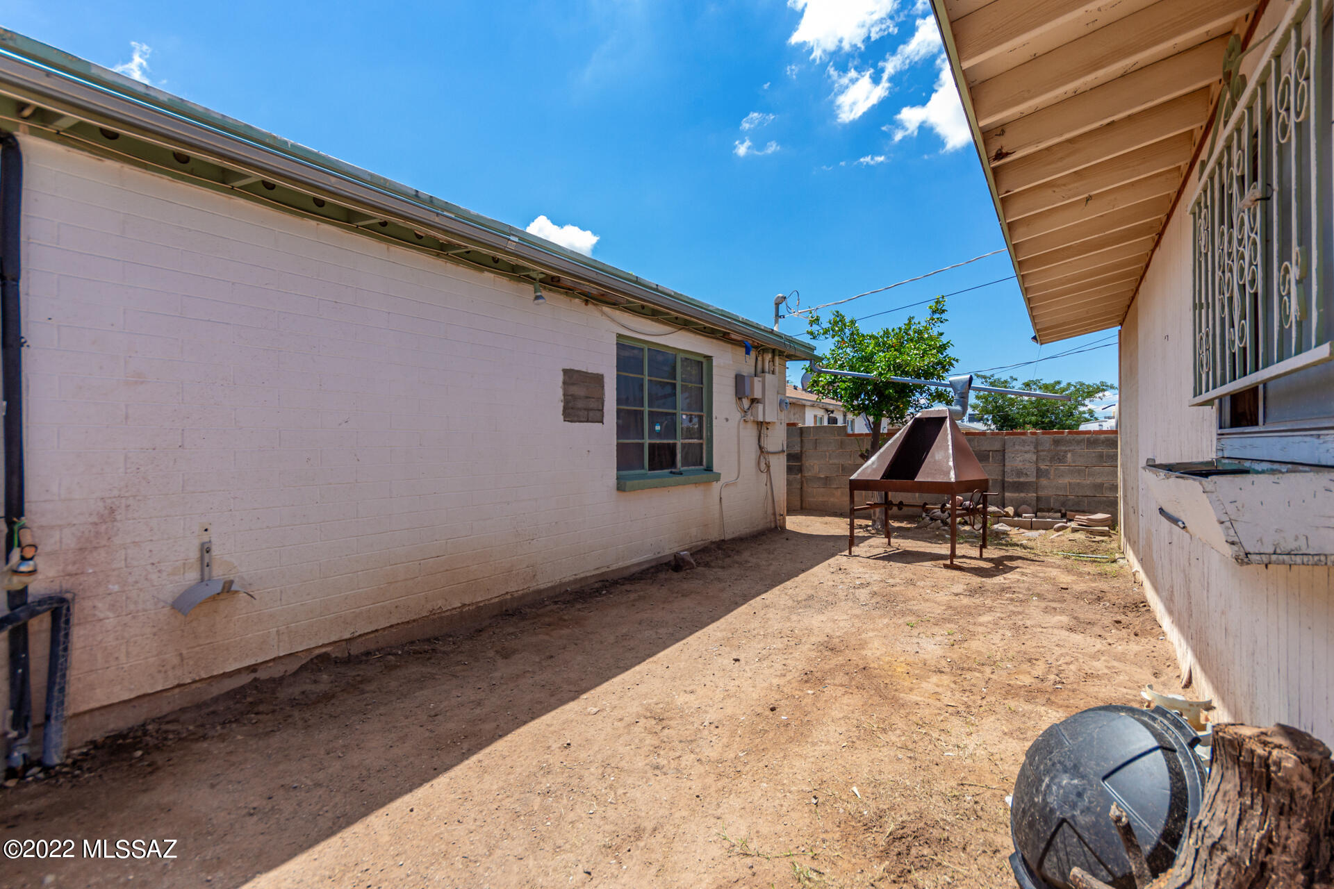 Mission Manor - Residential