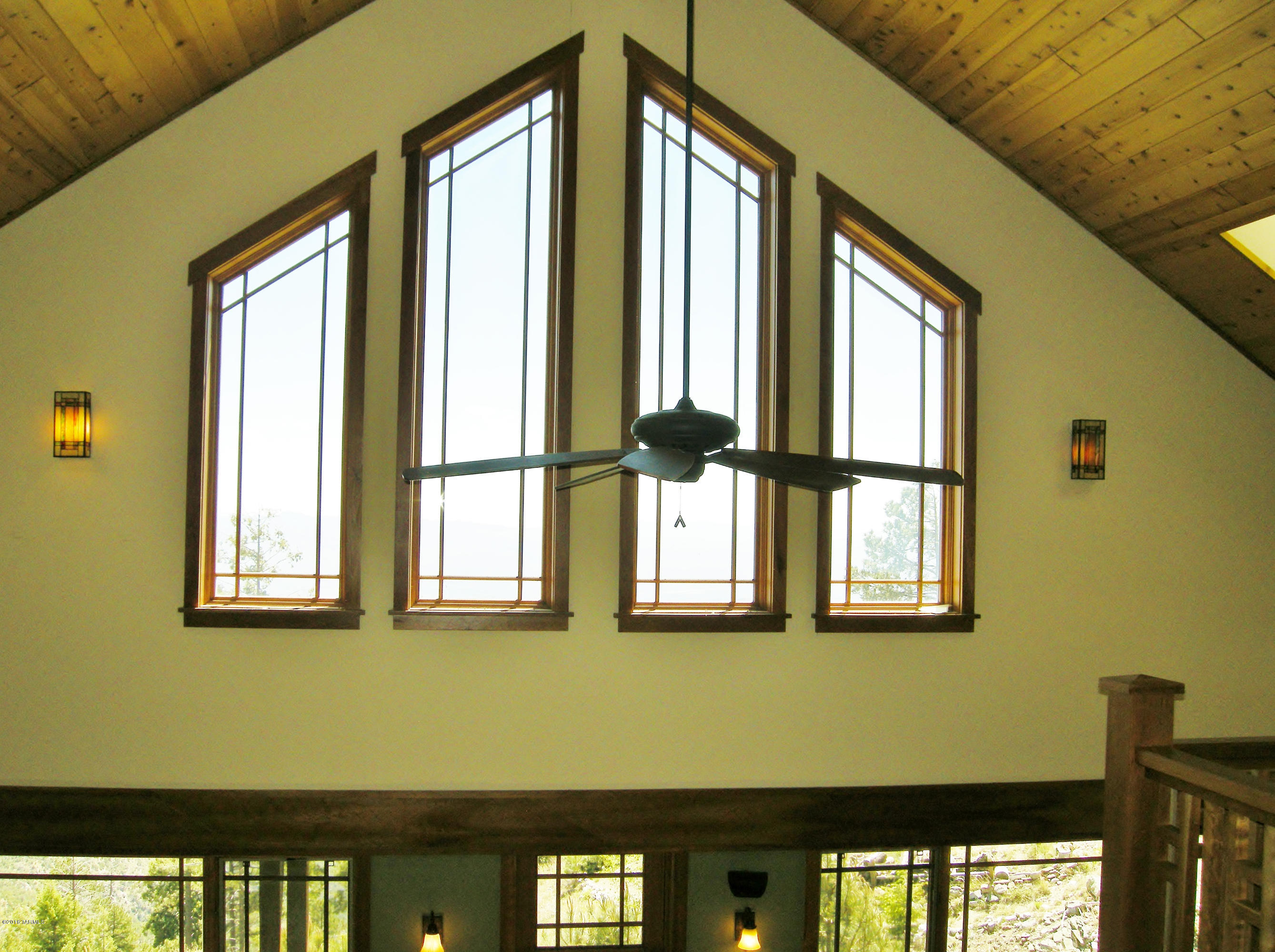 Loma Sabino Pines - Residential