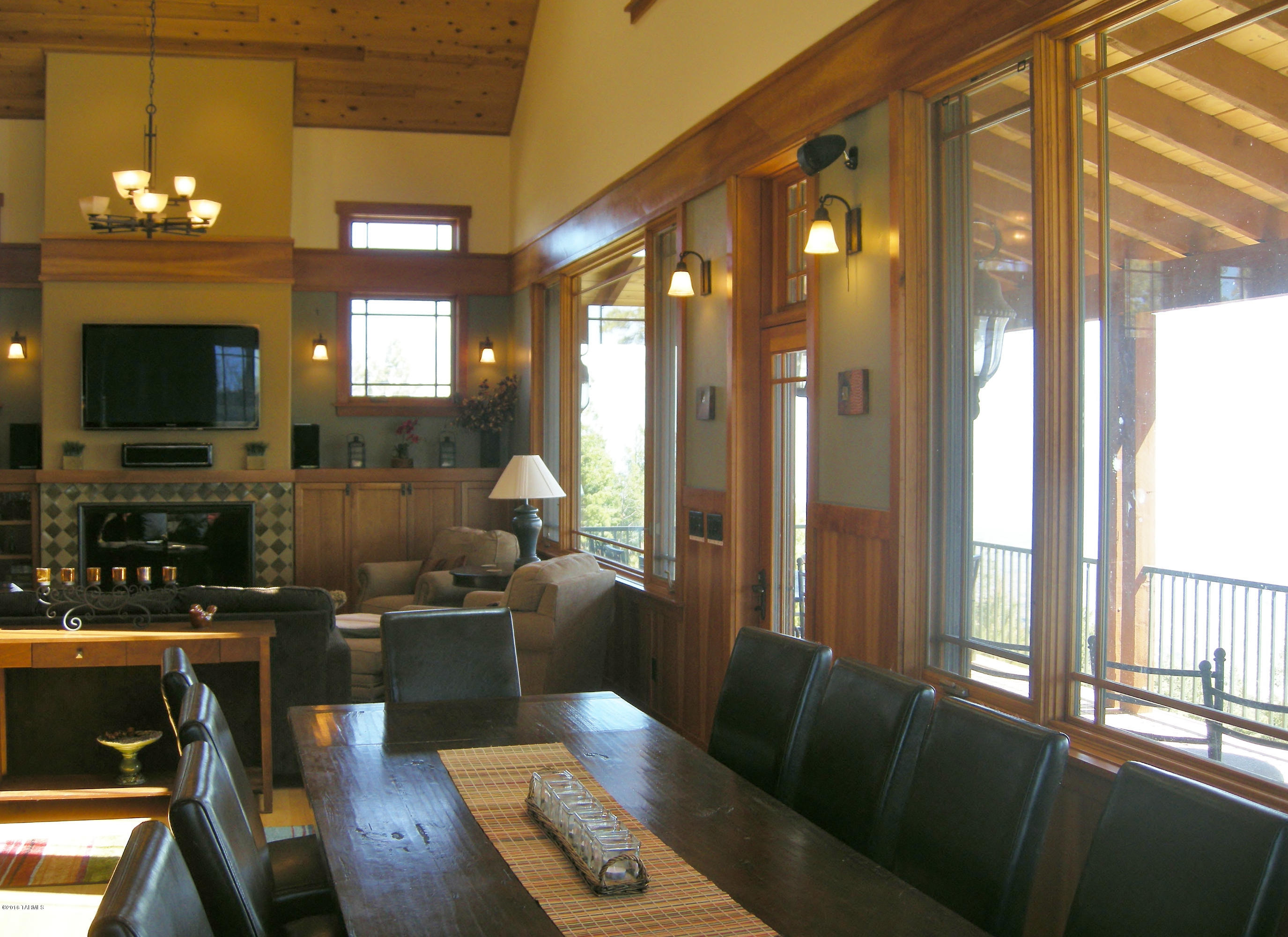 Loma Sabino Pines - Residential
