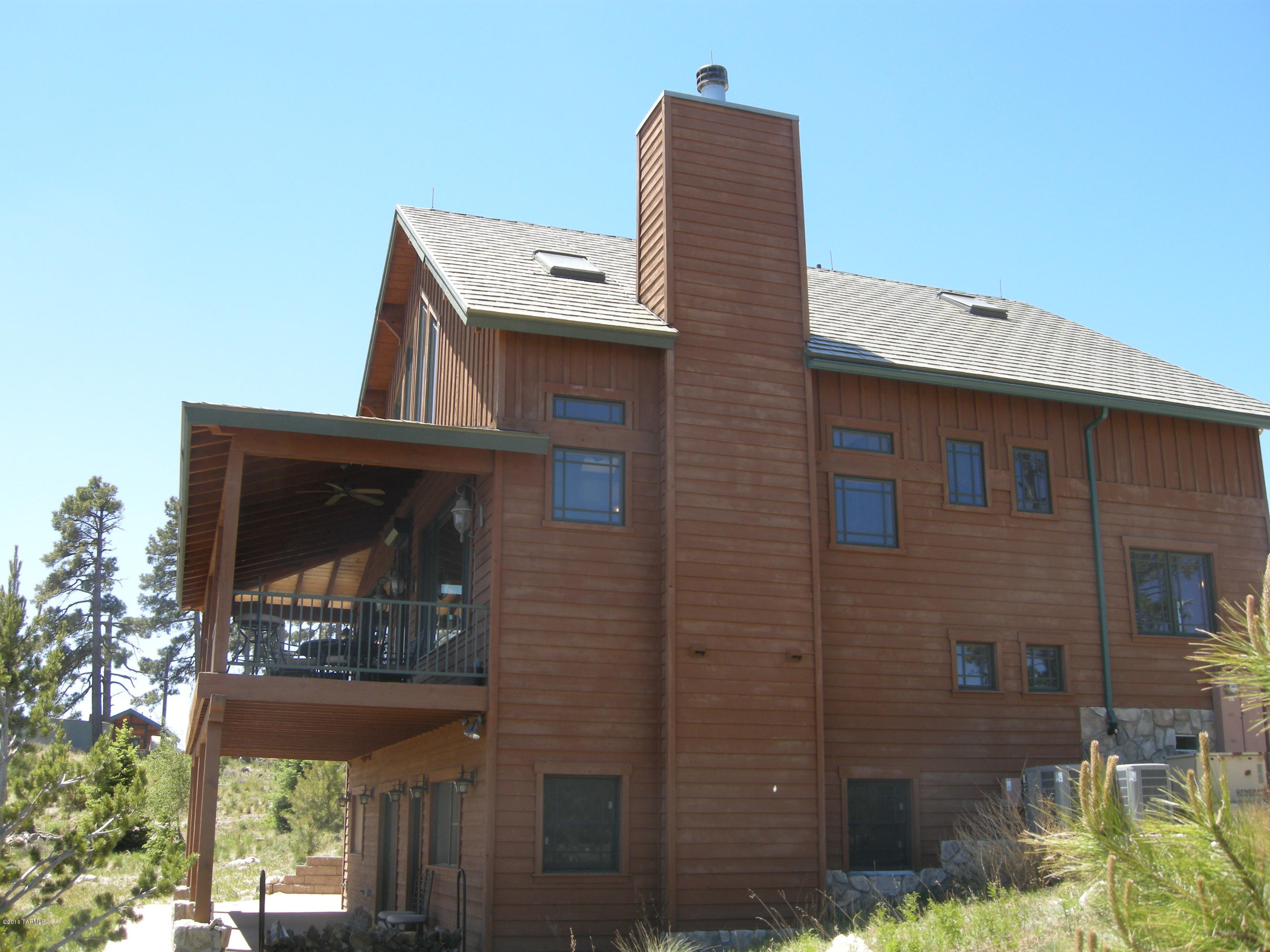 Loma Sabino Pines - Residential
