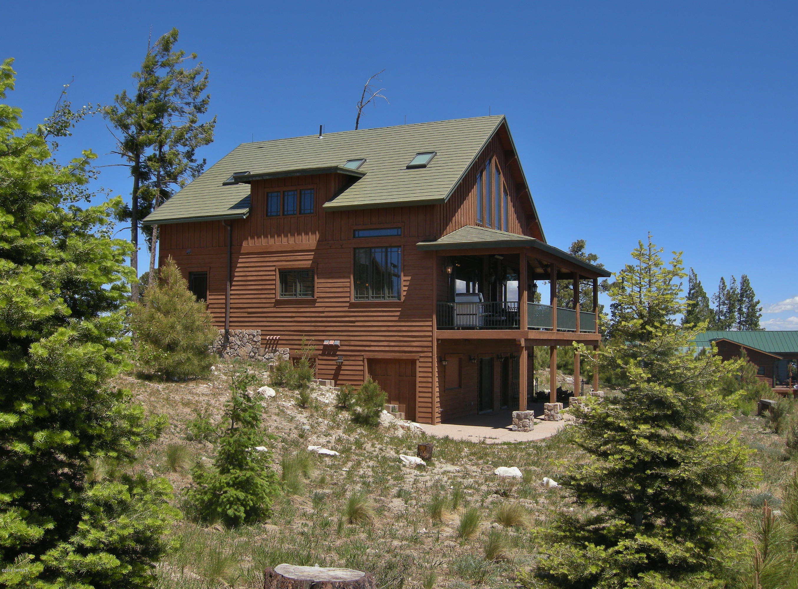 Loma Sabino Pines - Residential