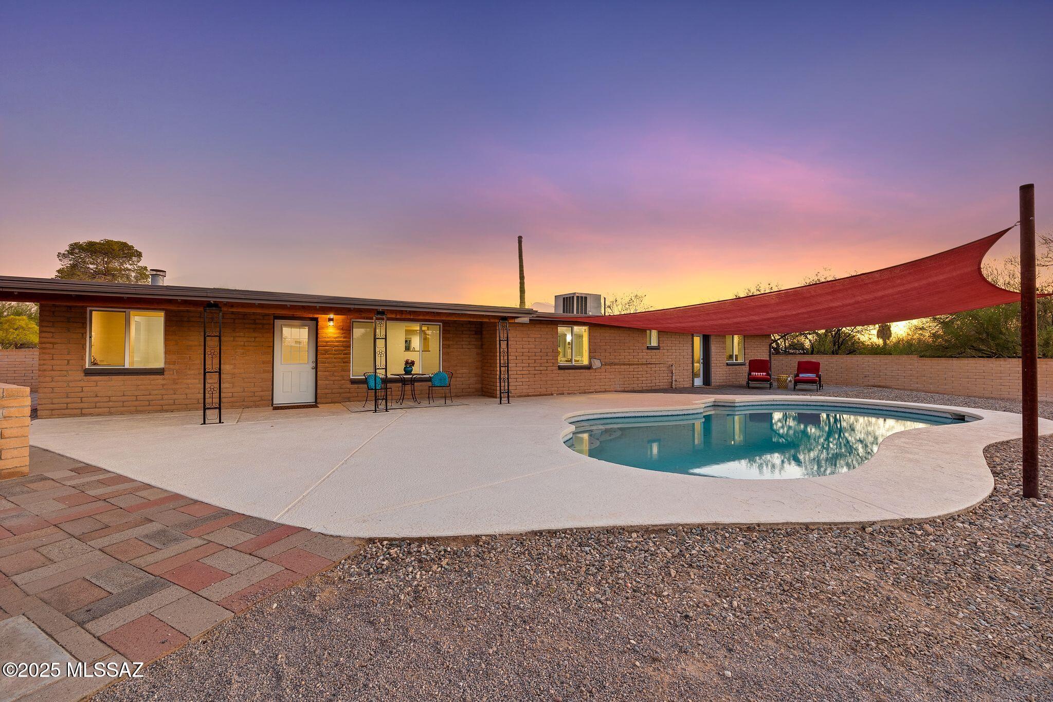 652 W Camino Del Oro