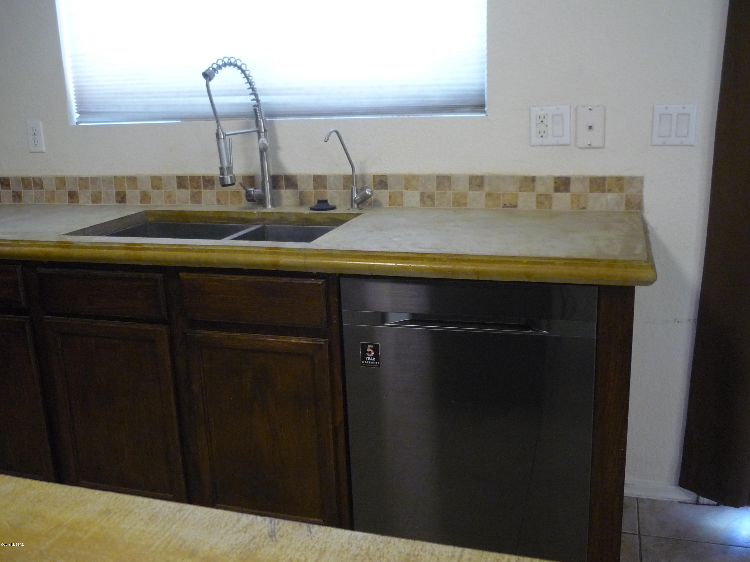 Riverhaven (1-373) - Residential Lease