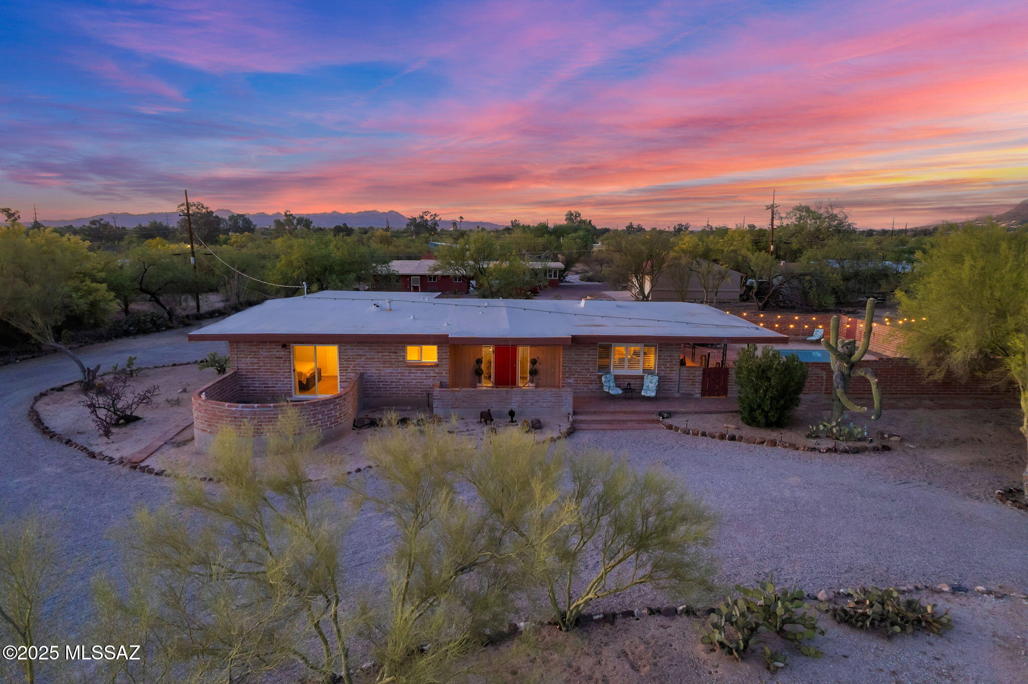 1220 W Giaconda Way