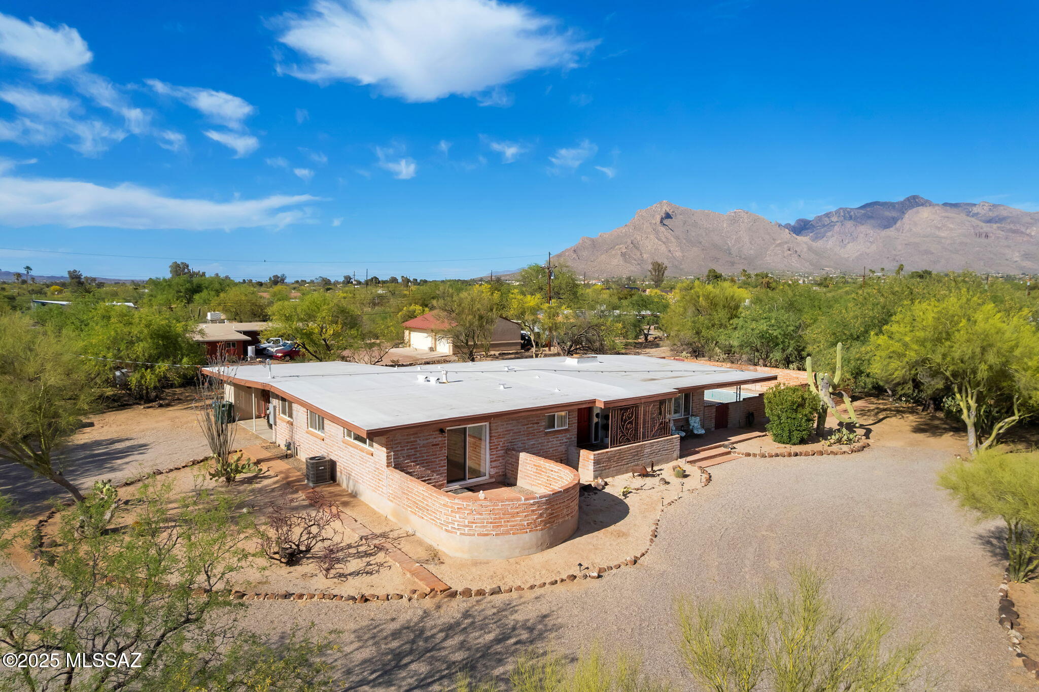 1220 W Giaconda Way