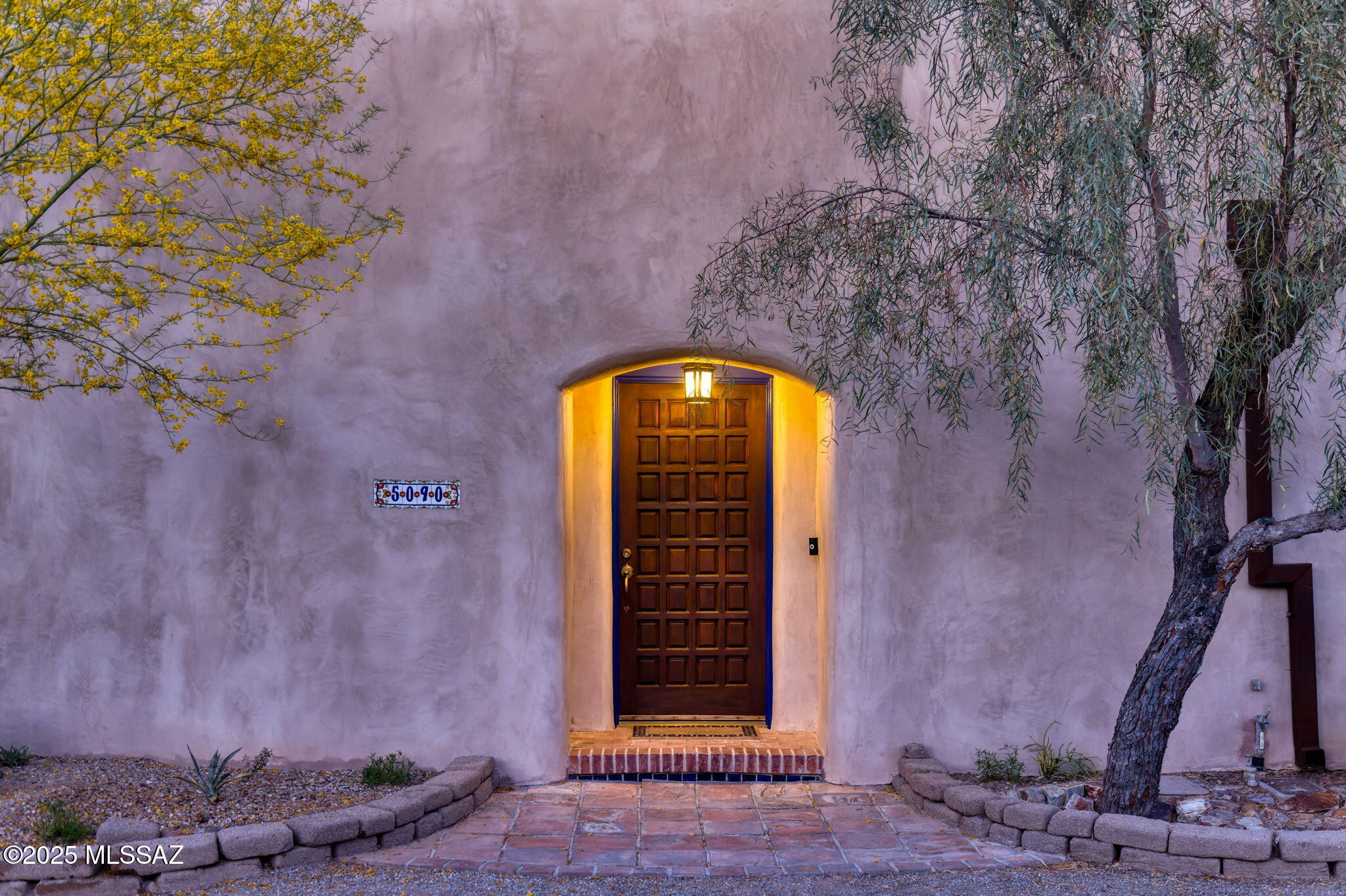 Fort Lowell Place (1-12) - Residential